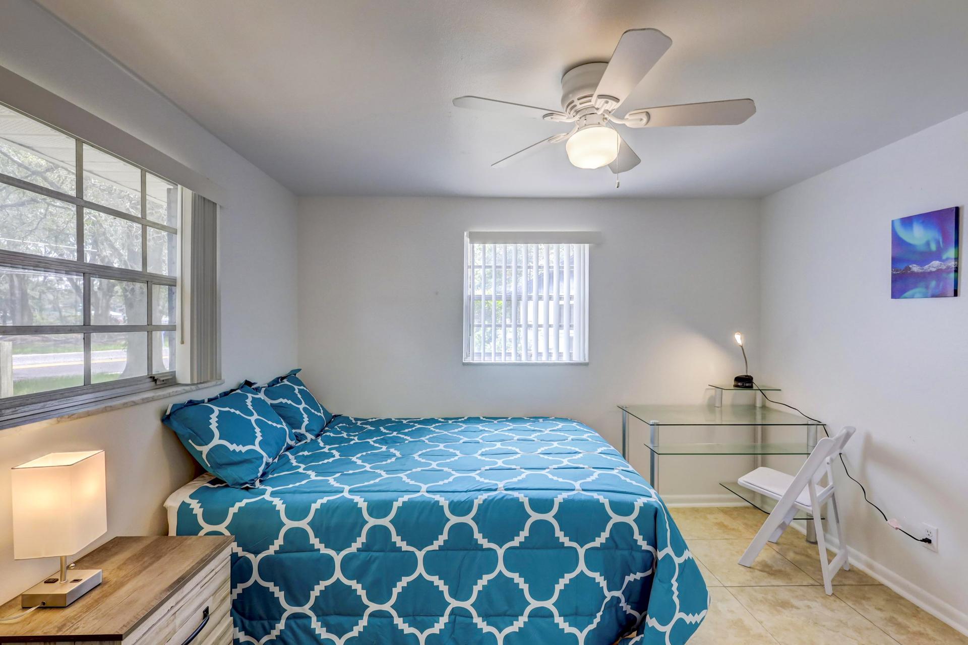 bedroom, detected:ceiling fan, window blind, bed