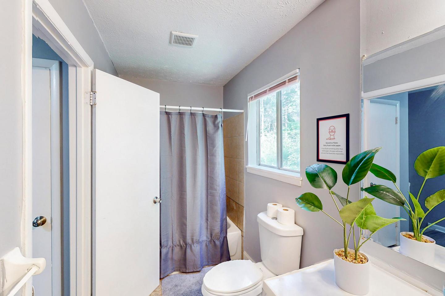 Bathroom(s)