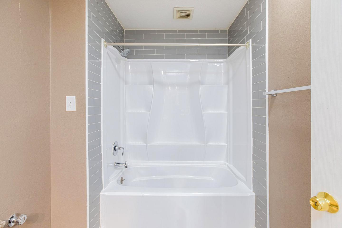 Bathroom(s)