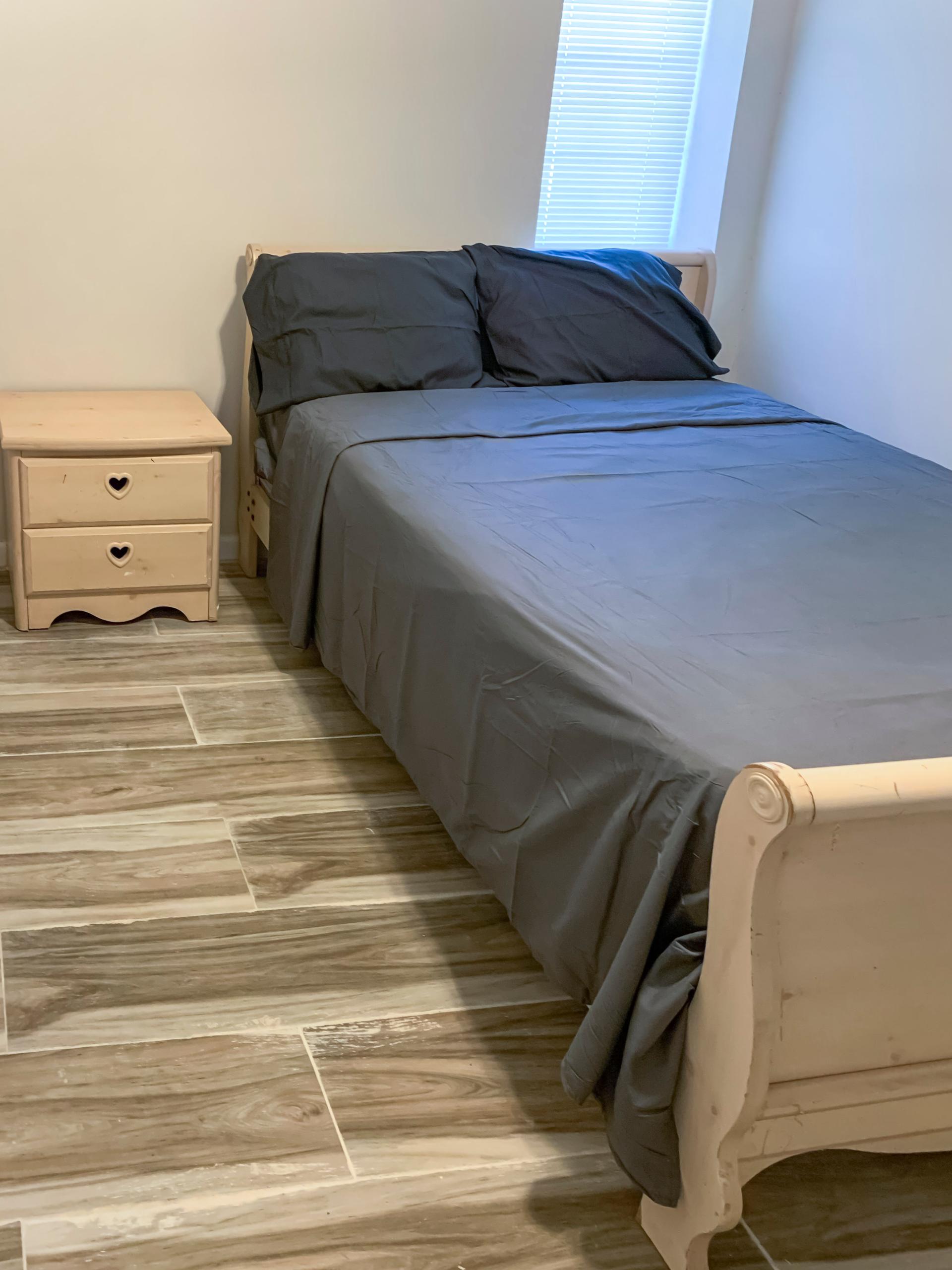 bedroom, detected:bed, window blind