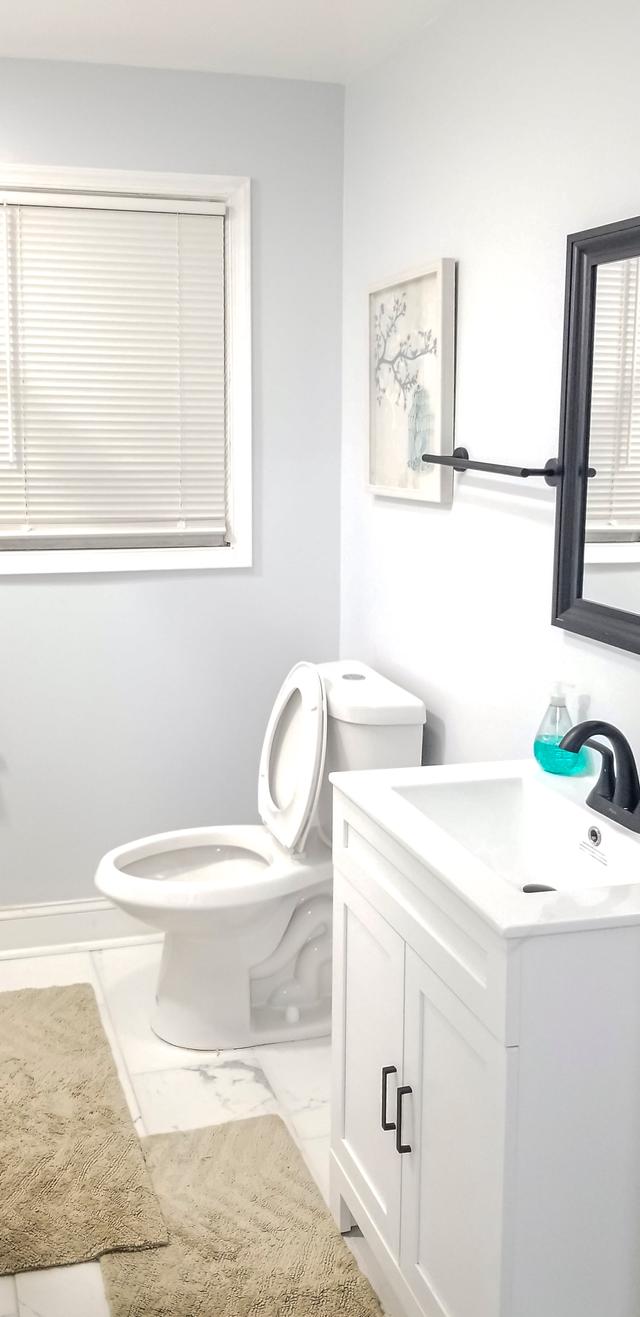 Bathroom(s)