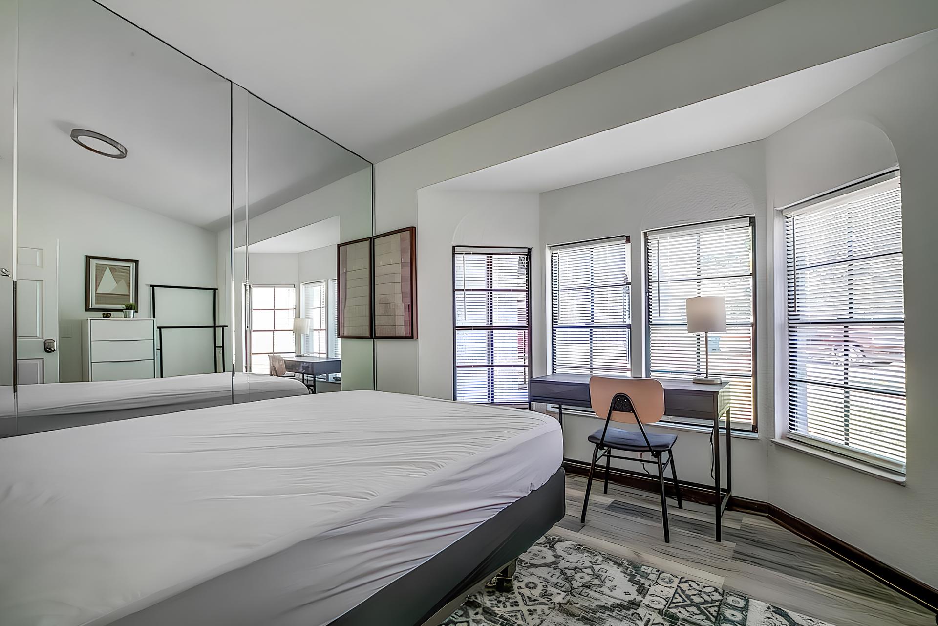 bedroom, detected:window blind, bed