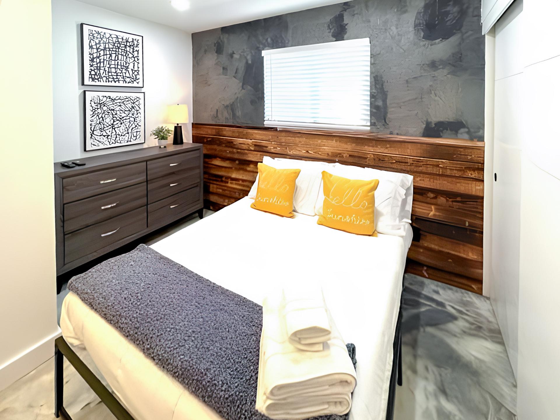 bedroom, detected:bed