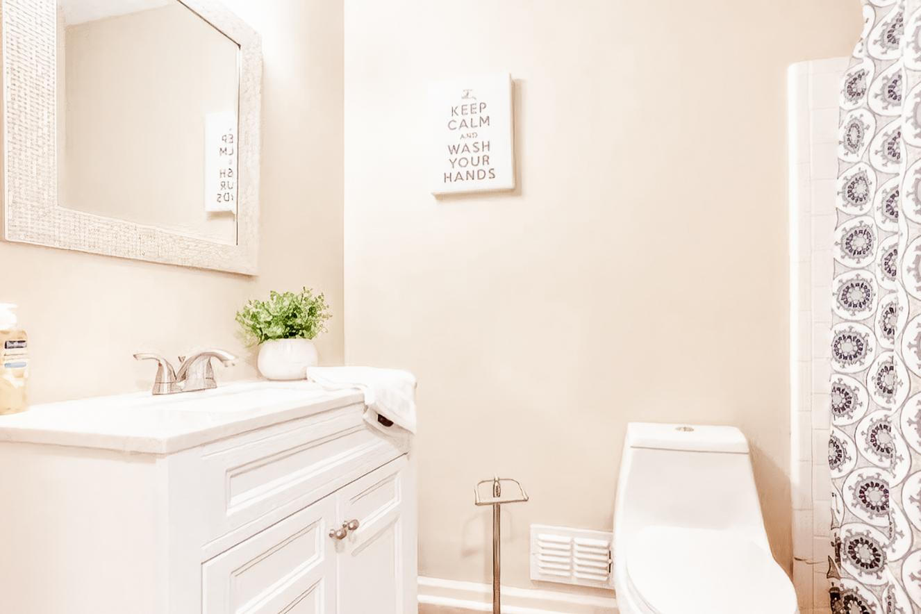 Bathroom(s)