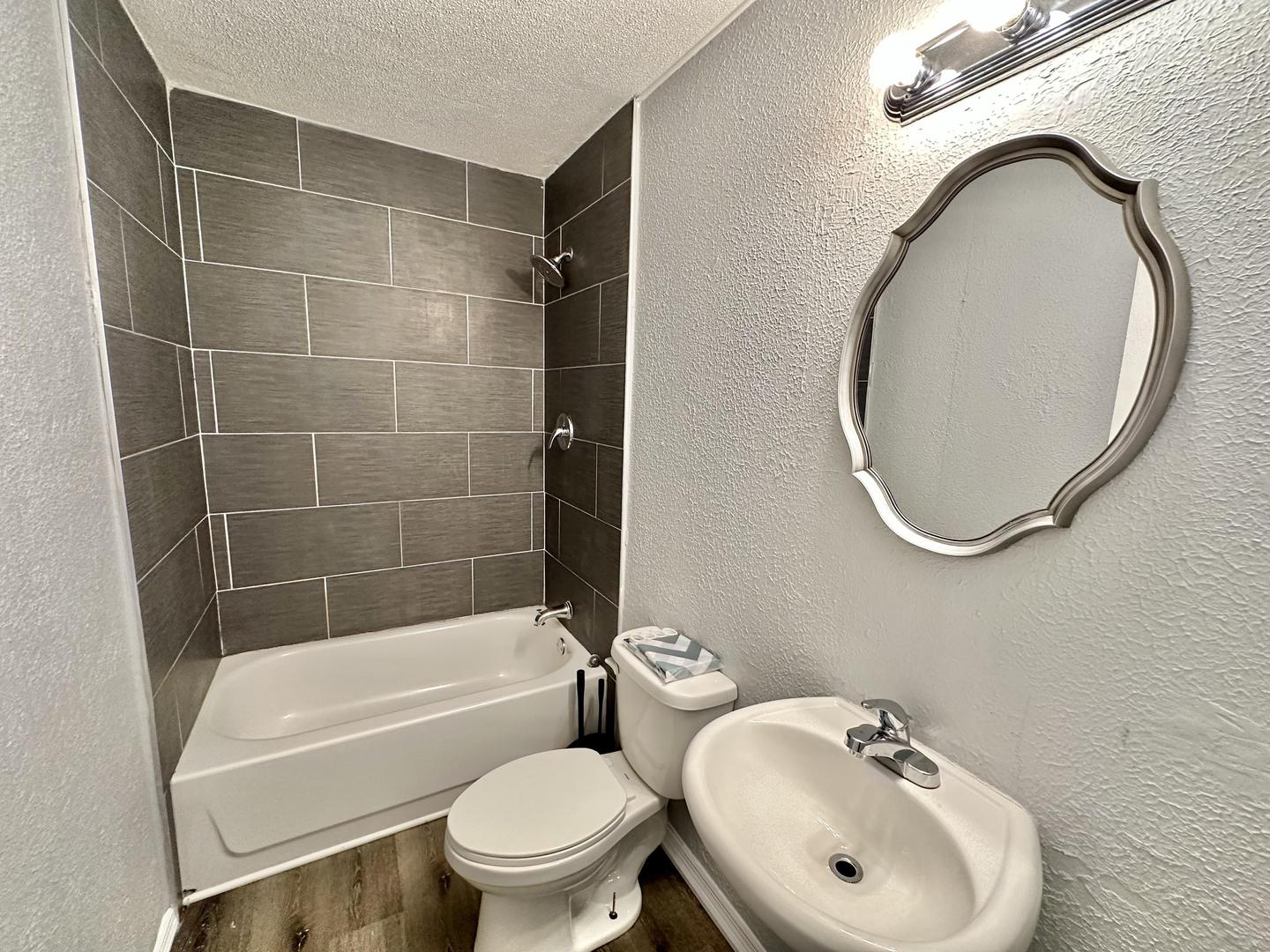 Bathroom(s)
