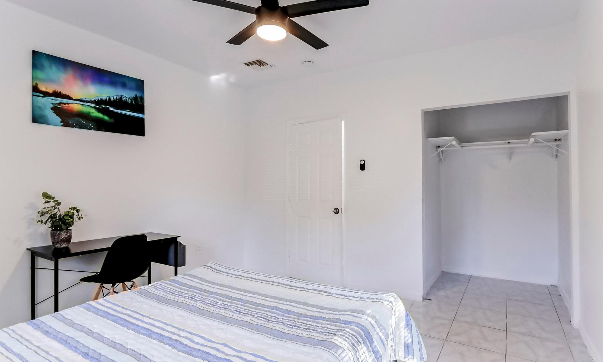 bedroom, detected:ceiling fan, bed