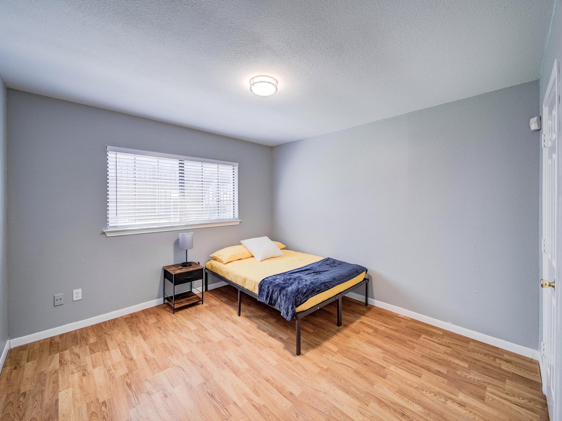 living_room, detected:window blind