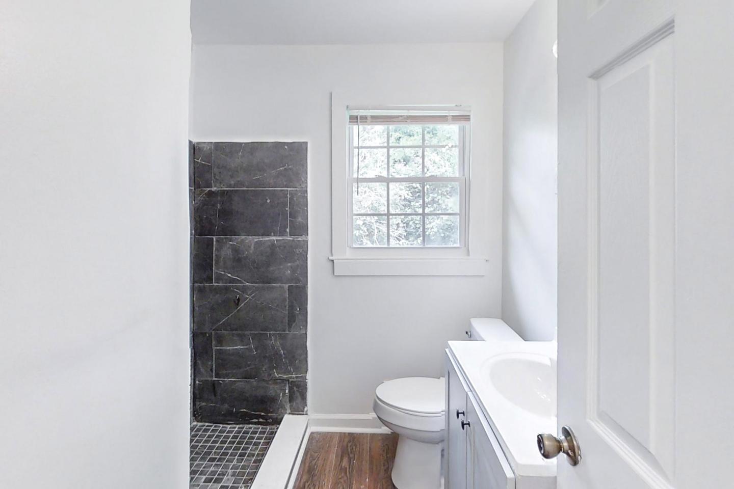 Bathroom(s)
