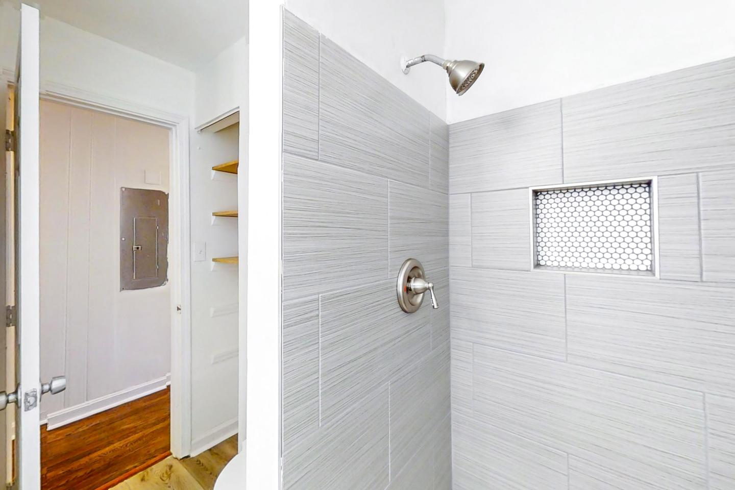 Bathroom(s)