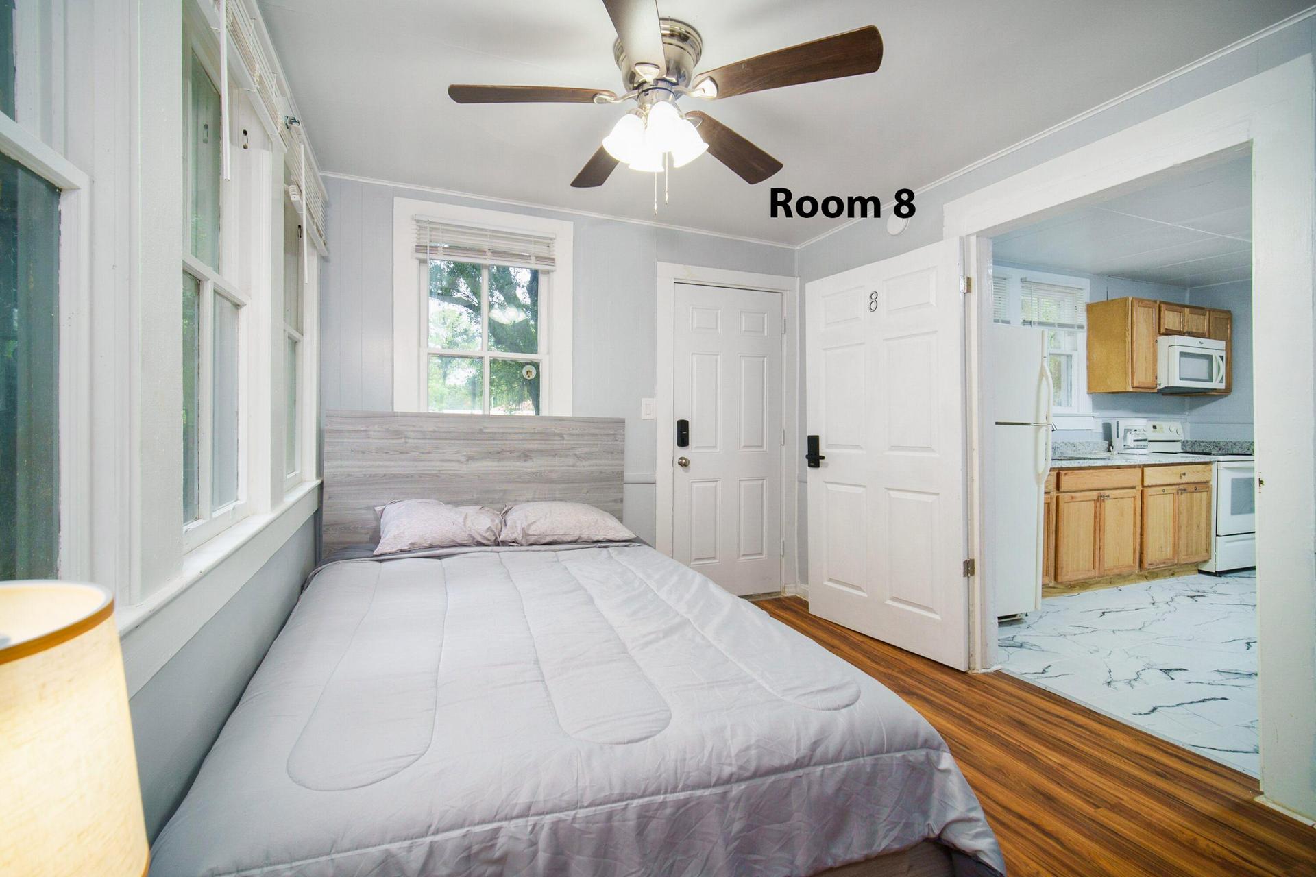 bedroom, detected:ceiling fan, window blind, bed