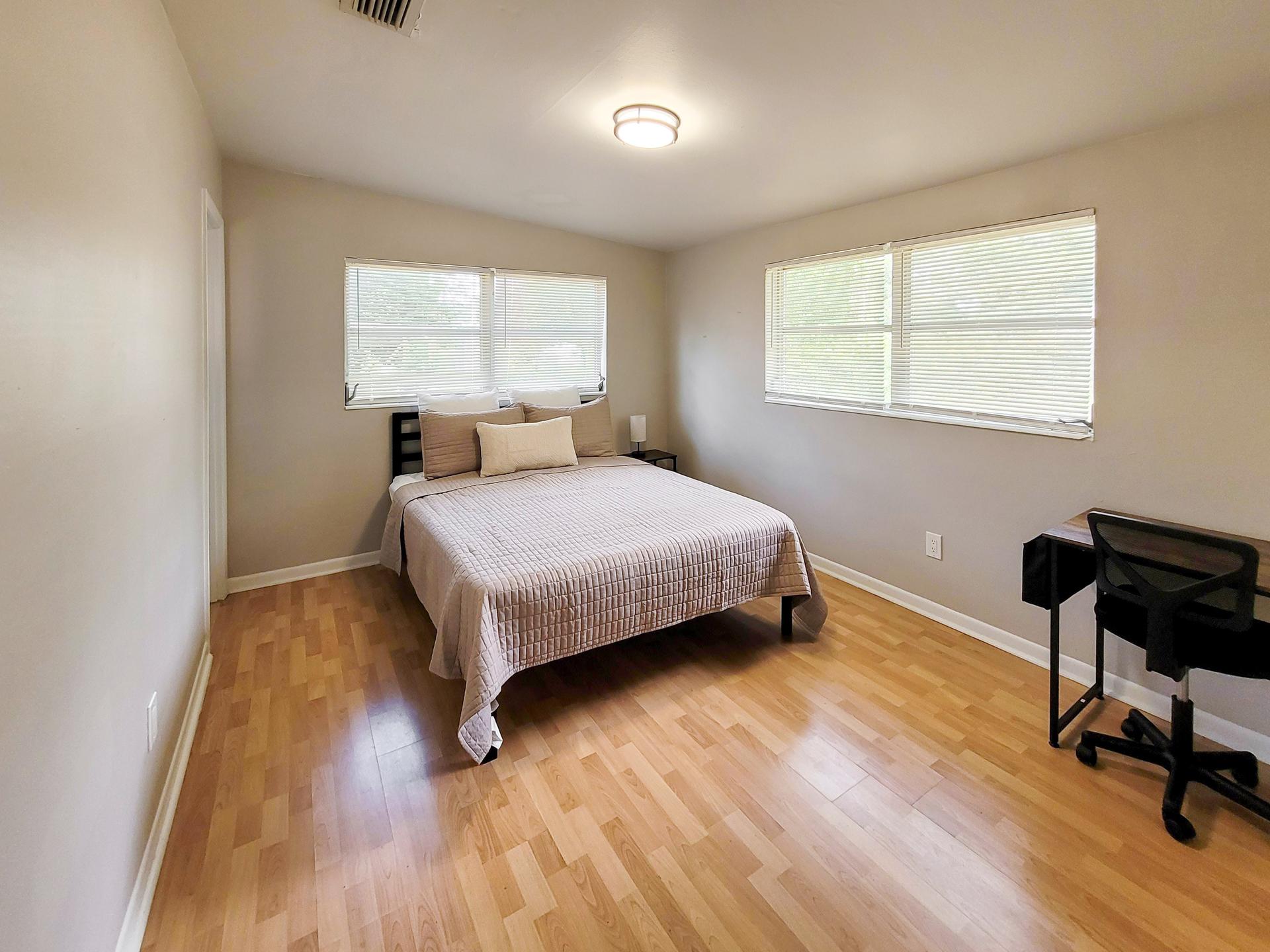 bedroom, detected:window blind, bed