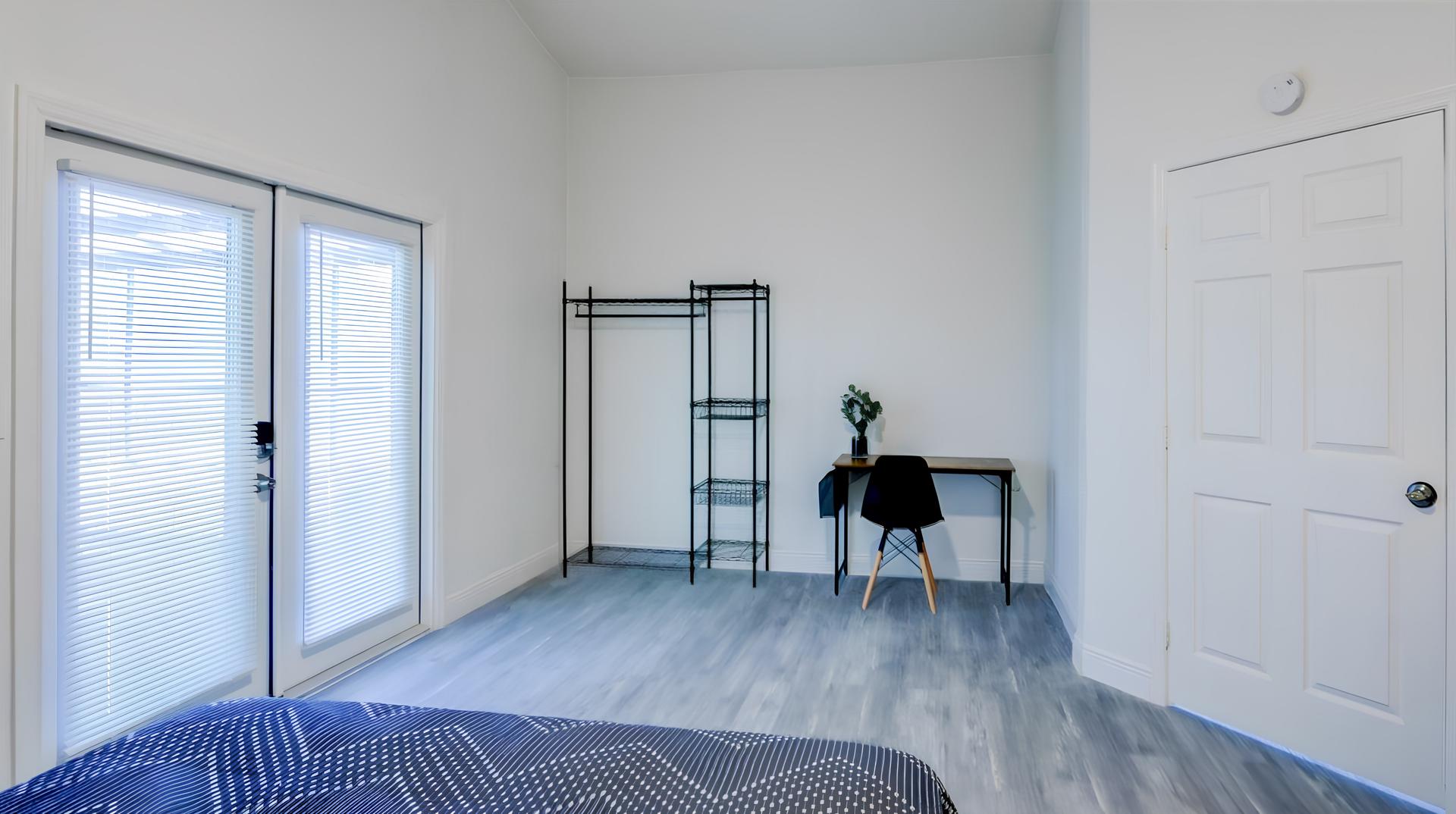 bedroom, detected:window blind