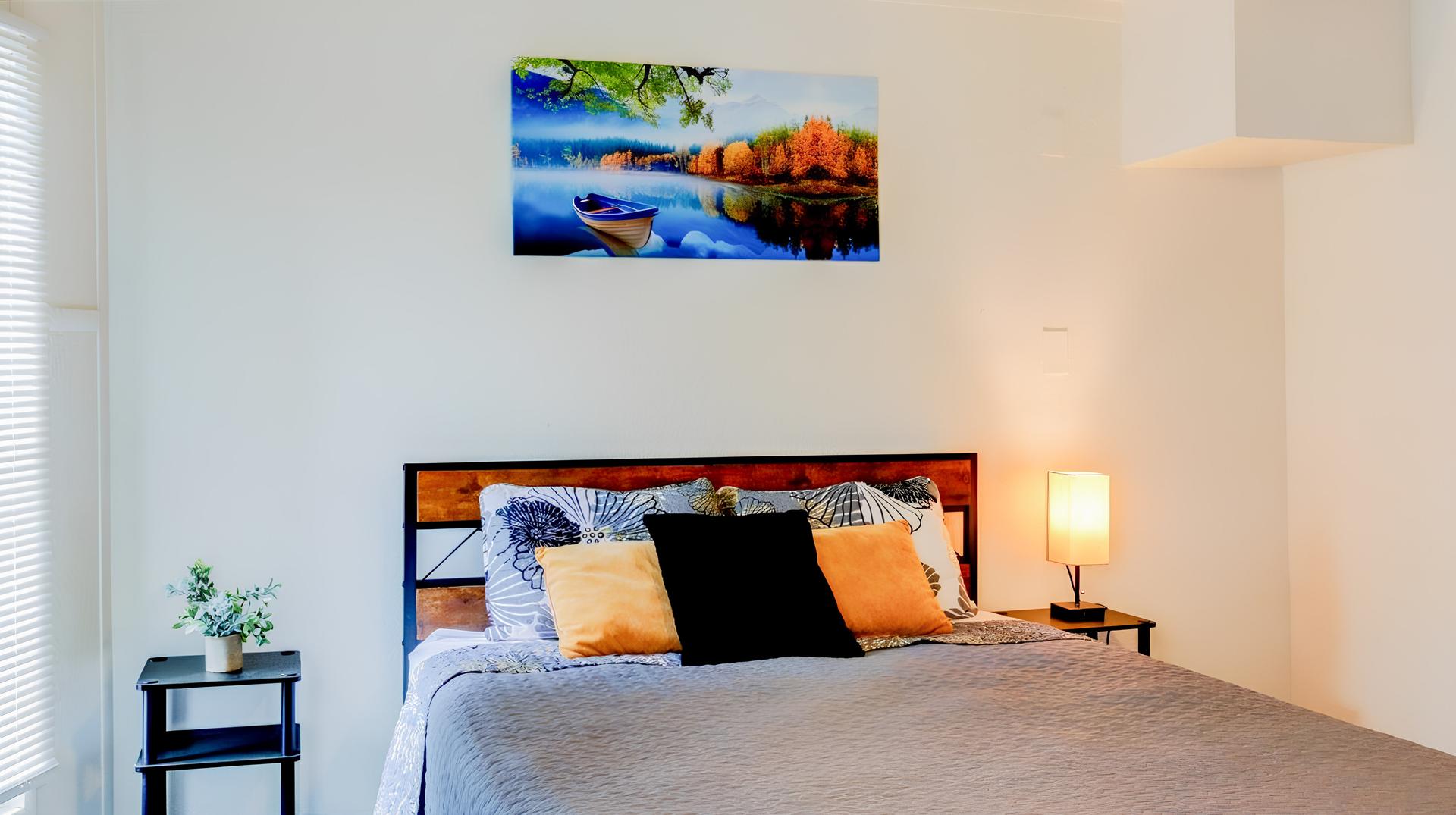 bedroom, detected:bed