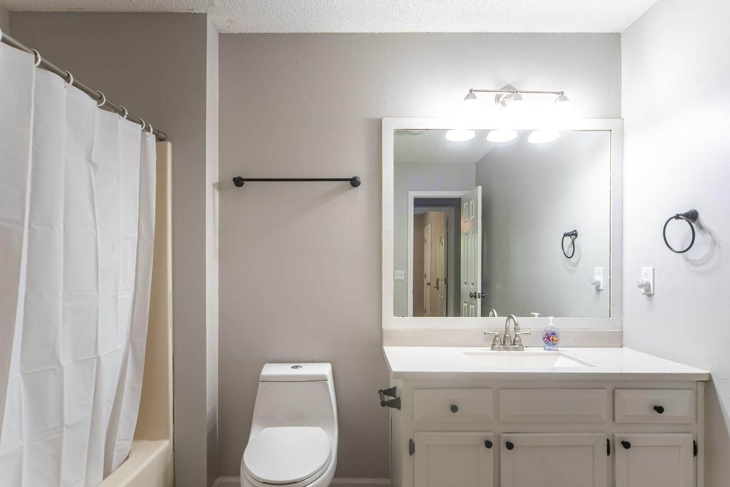 Bathroom(s)