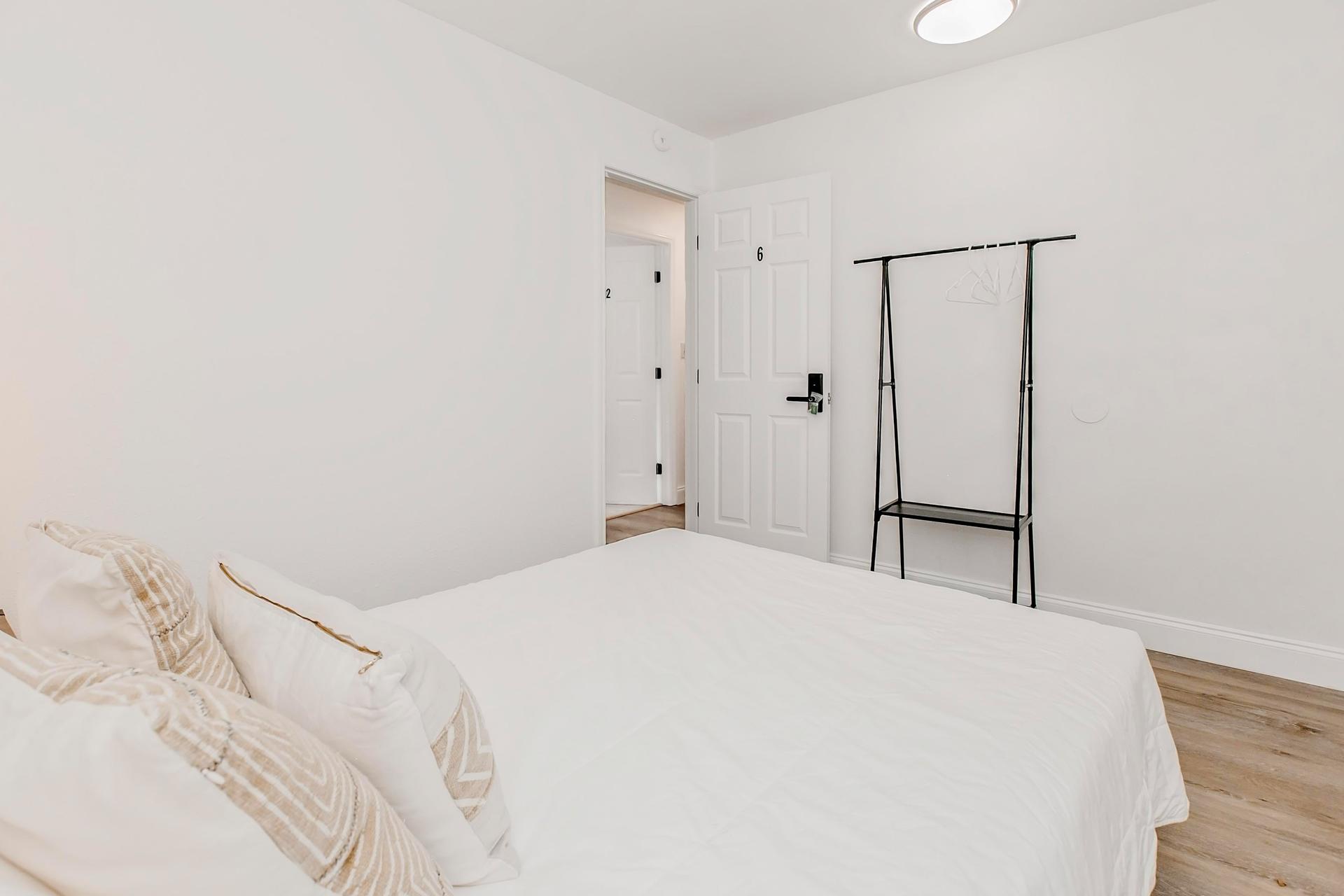 bedroom, detected:bed