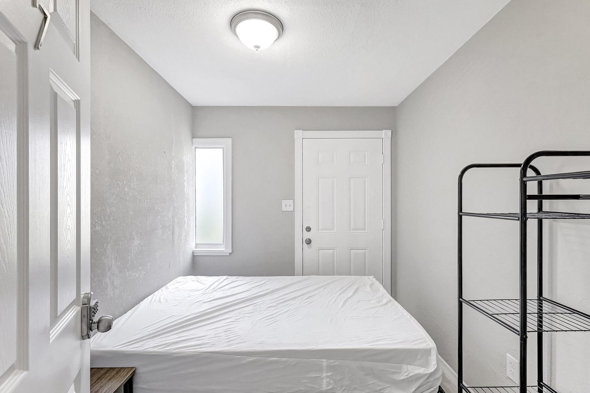 bedroom, detected:bed