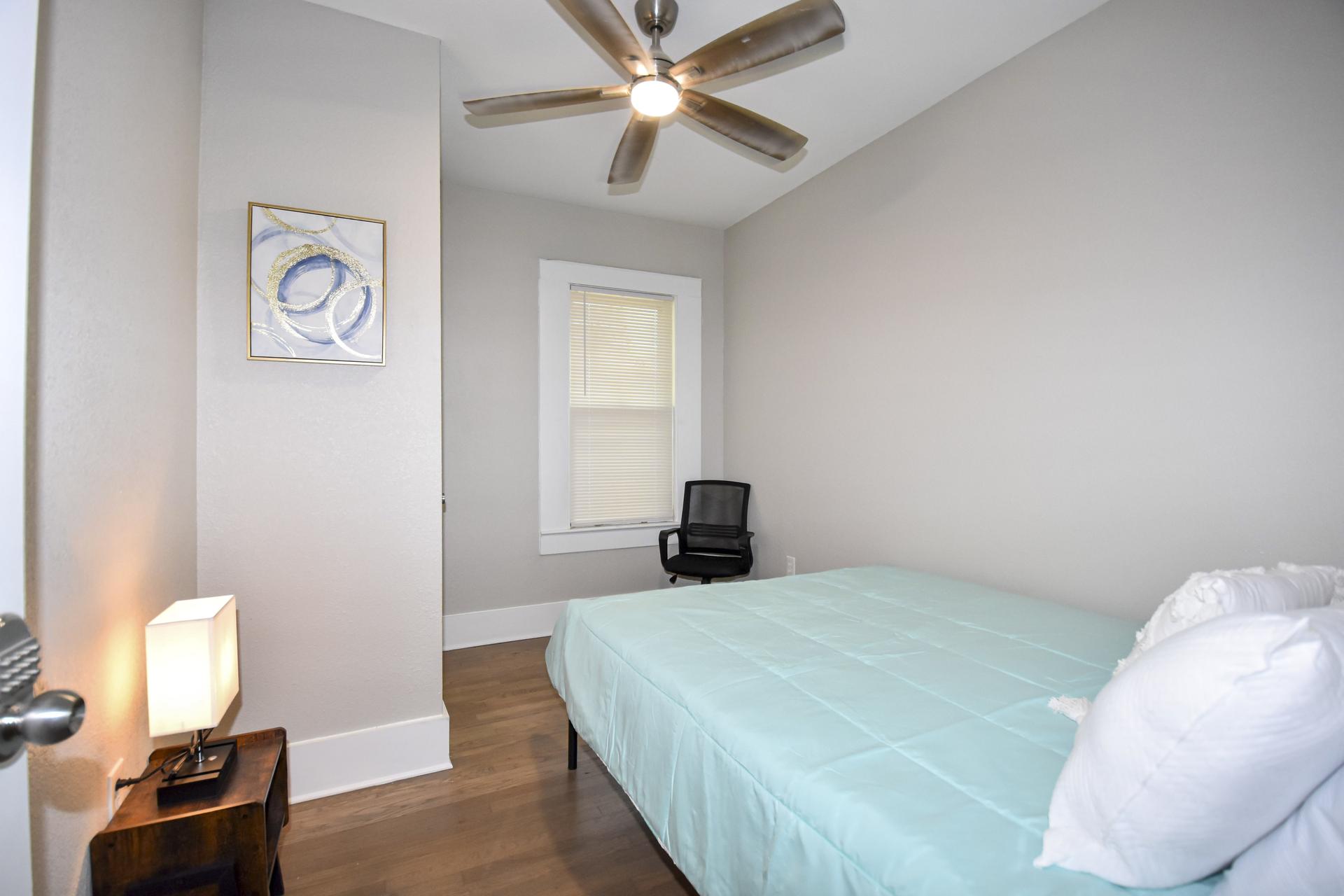 bedroom, detected:ceiling fan, bed