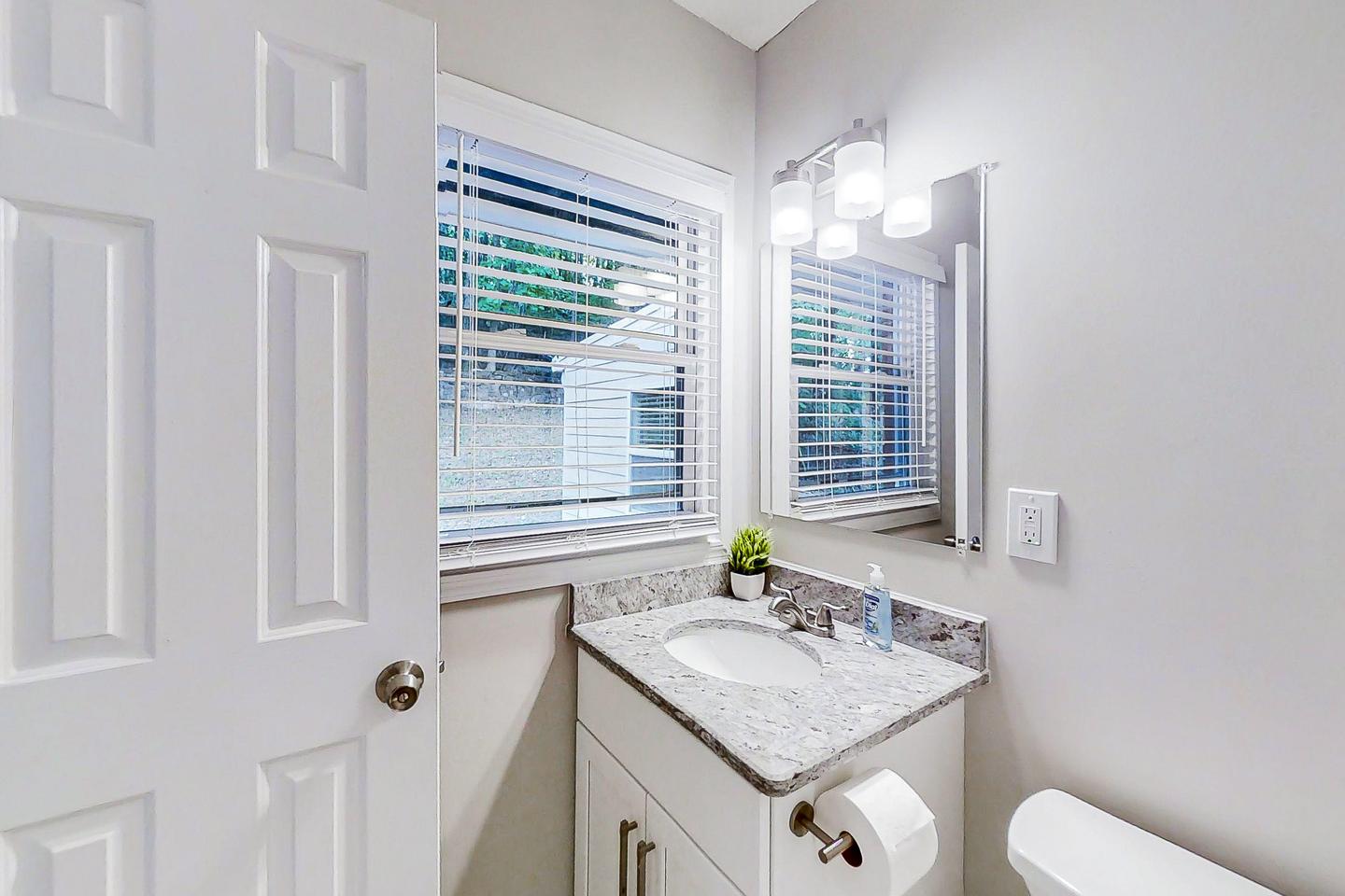 Bathroom(s)