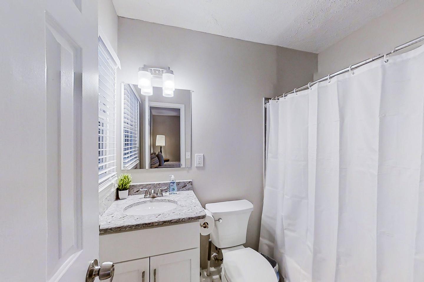 Bathroom(s)