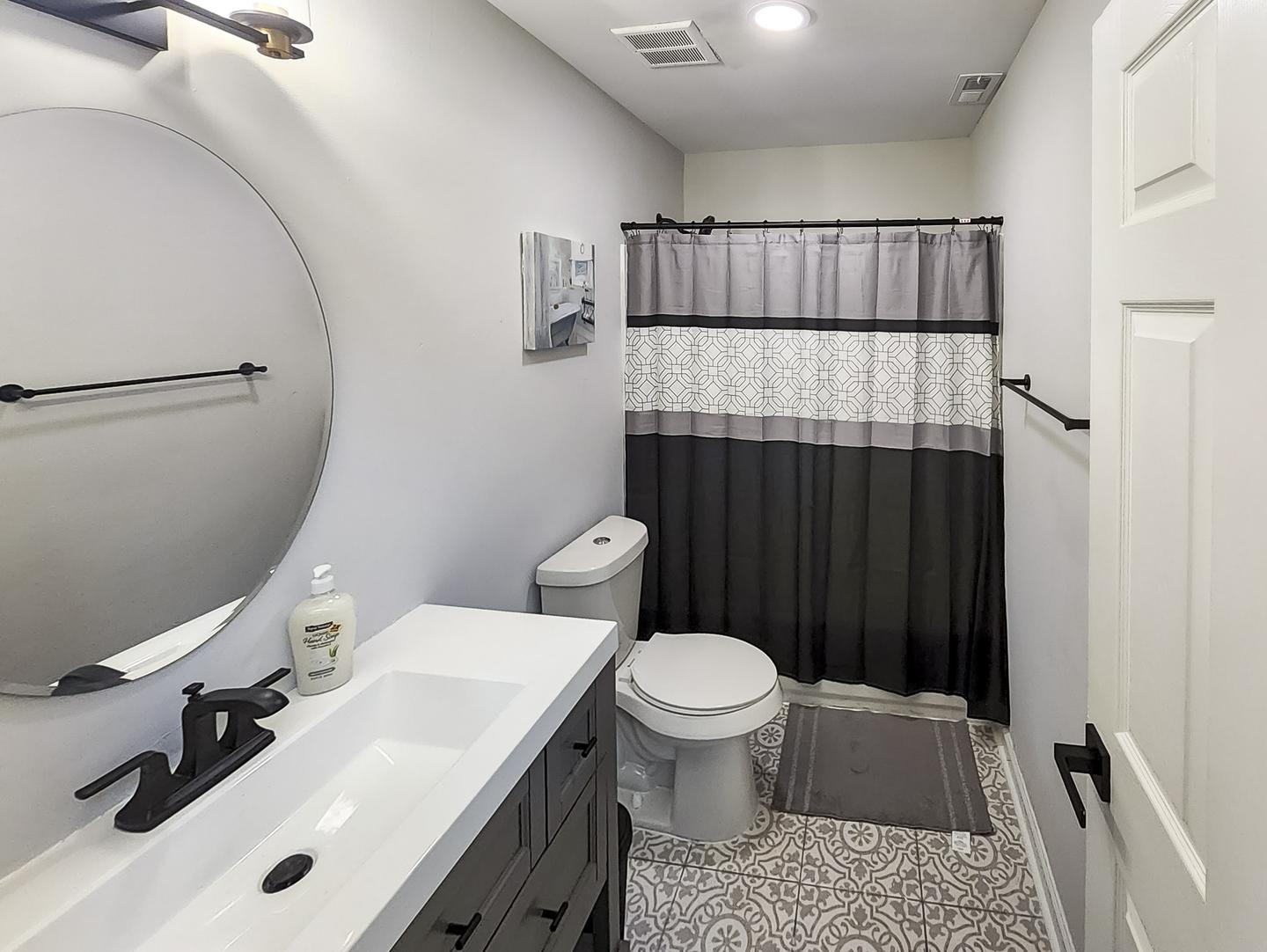 Bathroom(s)