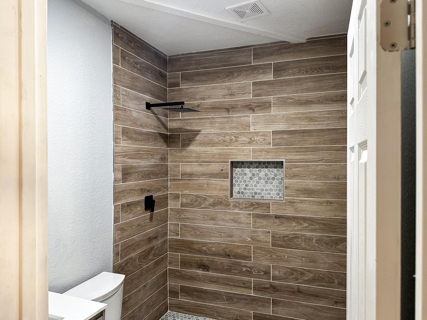 Bathroom(s)