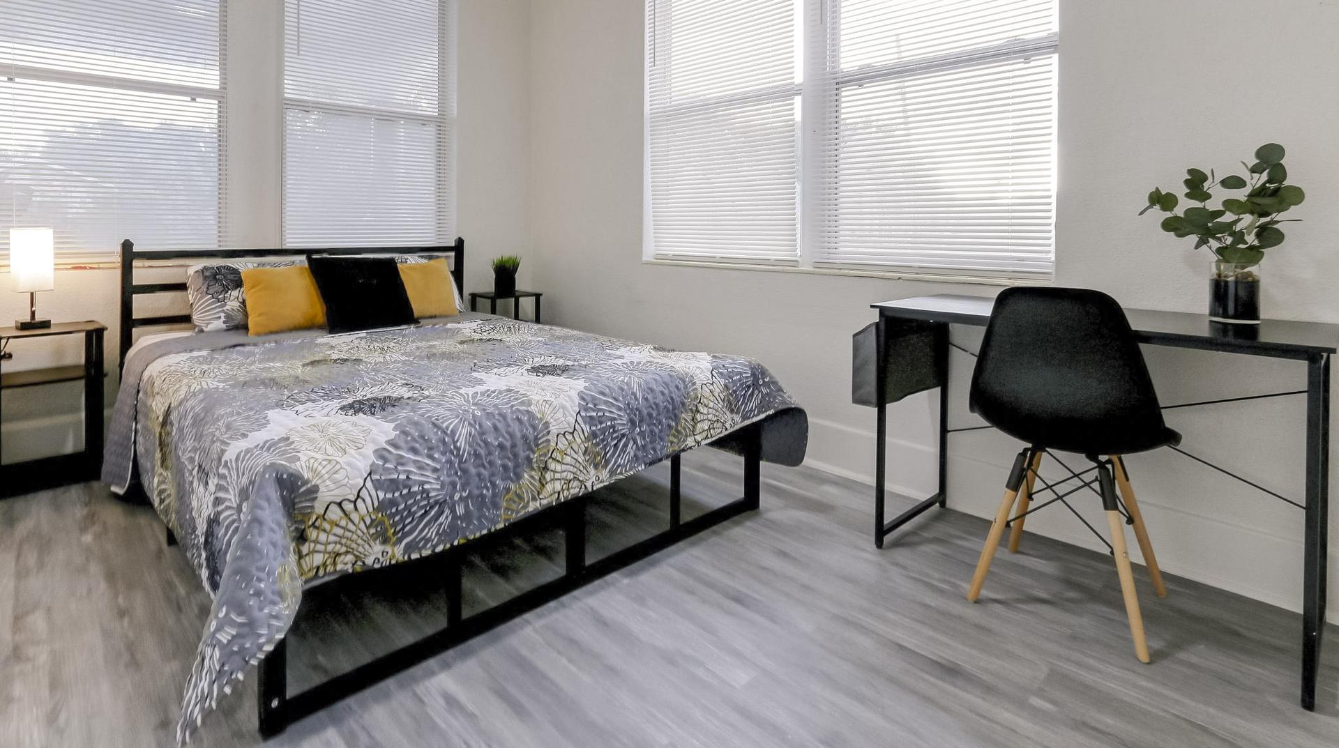 bedroom, detected:window blind, bed