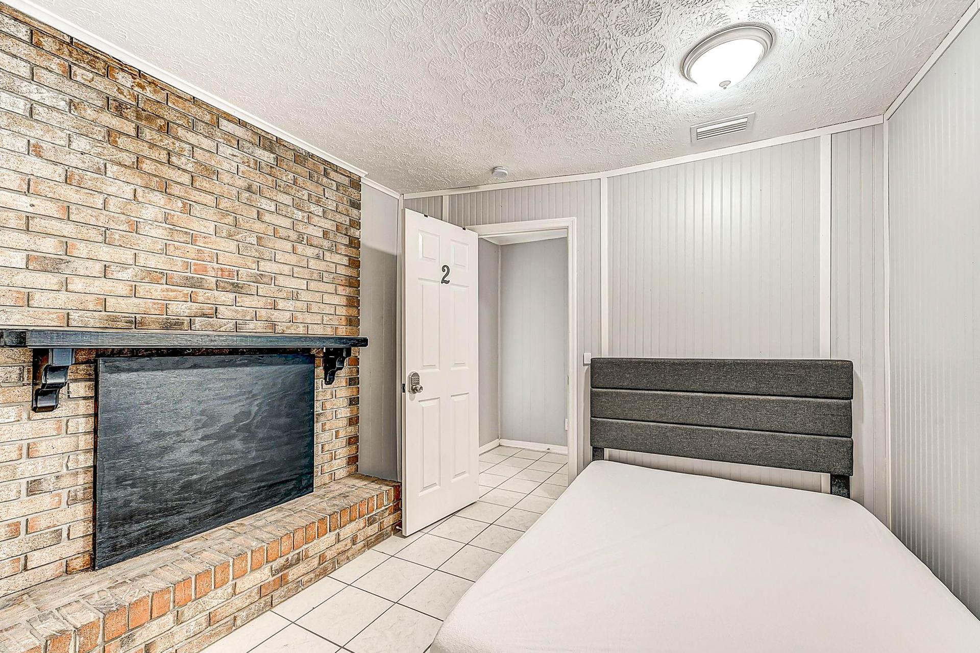 bedroom, detected:bed