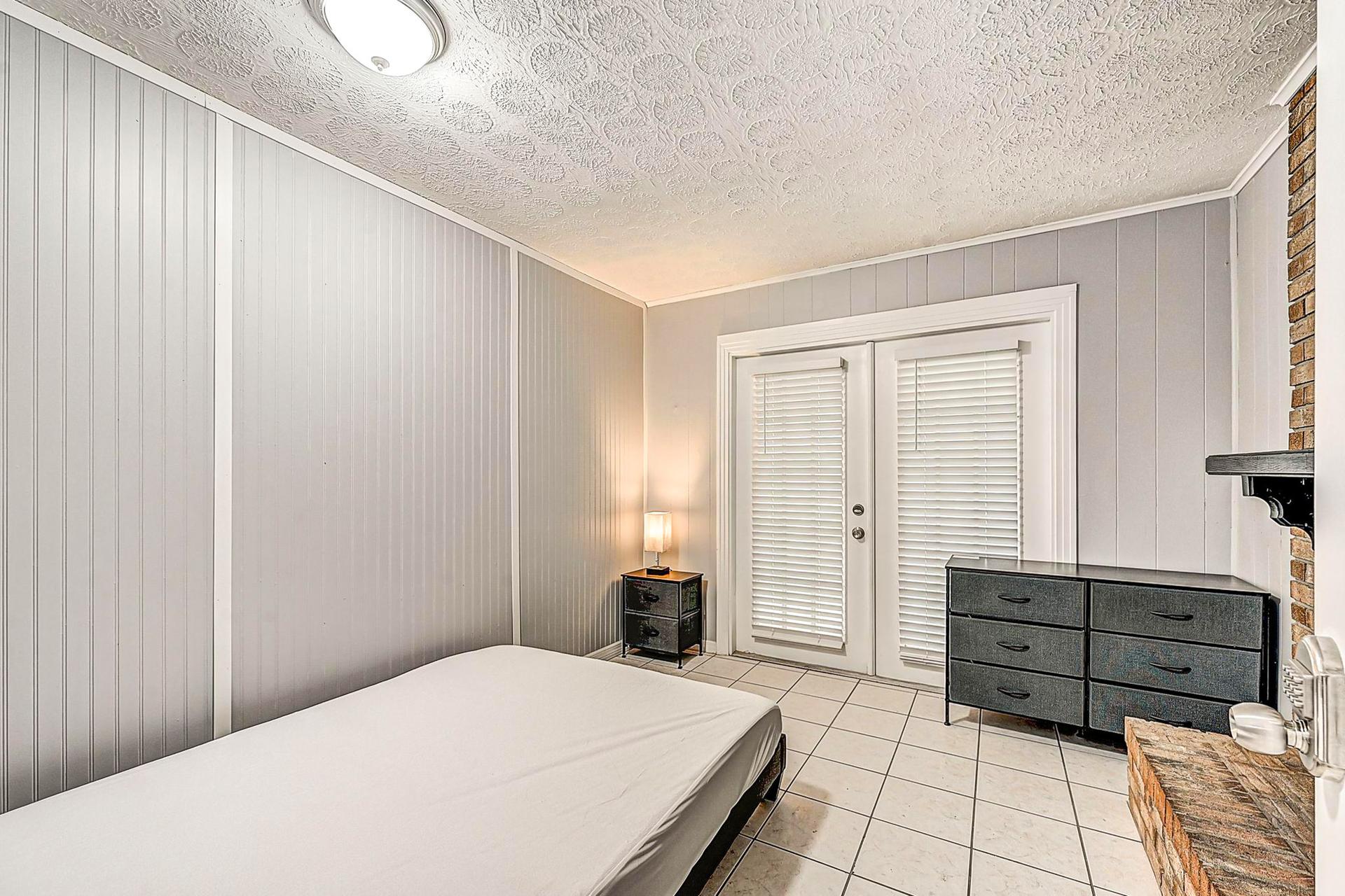 bedroom, detected:bed