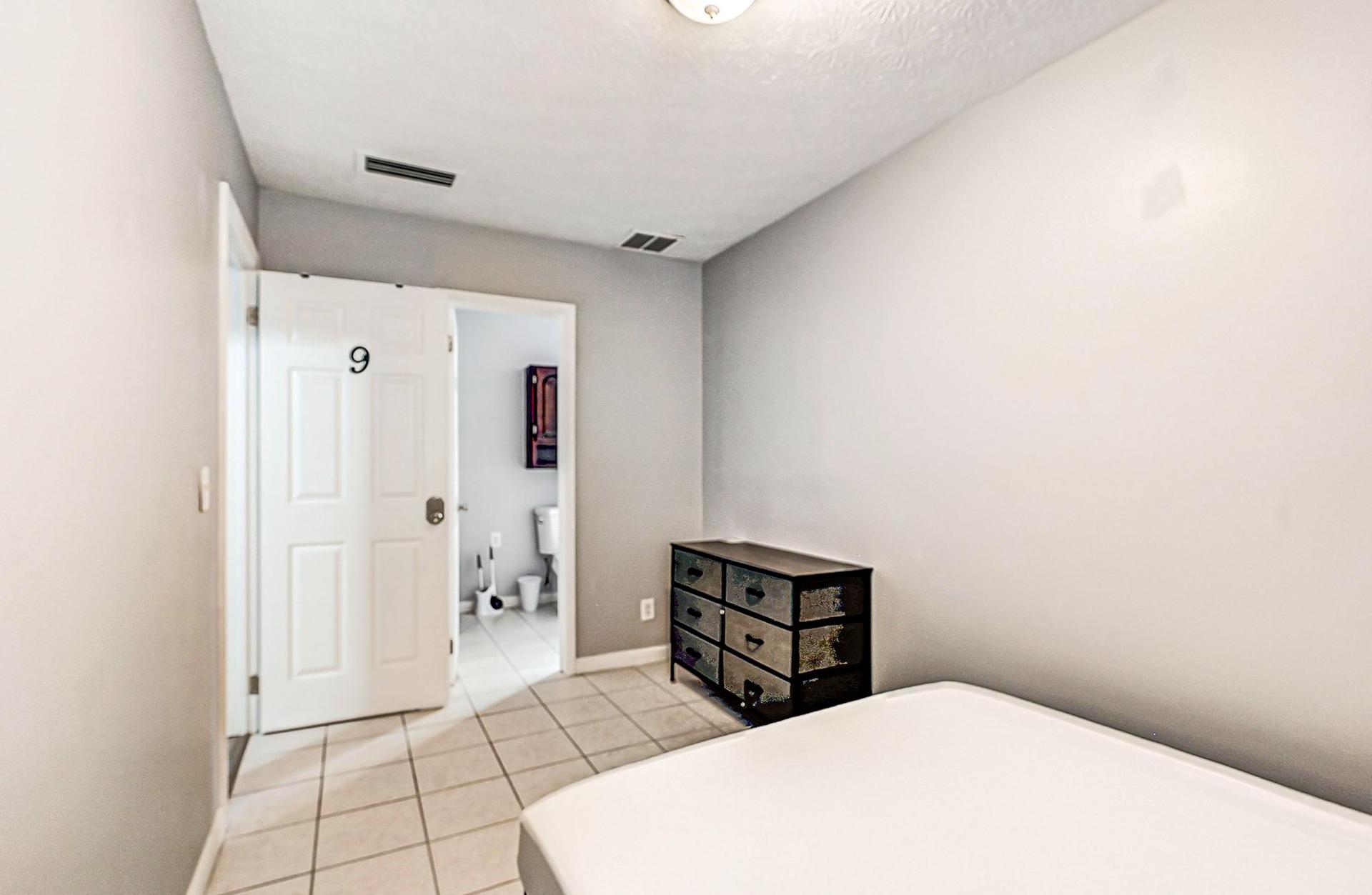 bedroom, detected:bed