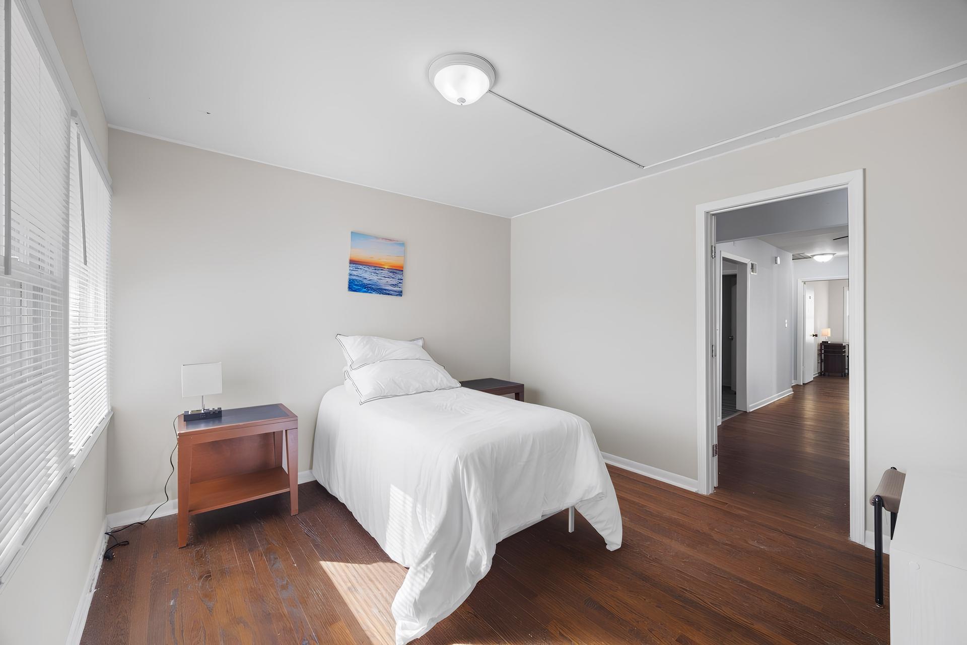 bedroom, detected:window blind, bed