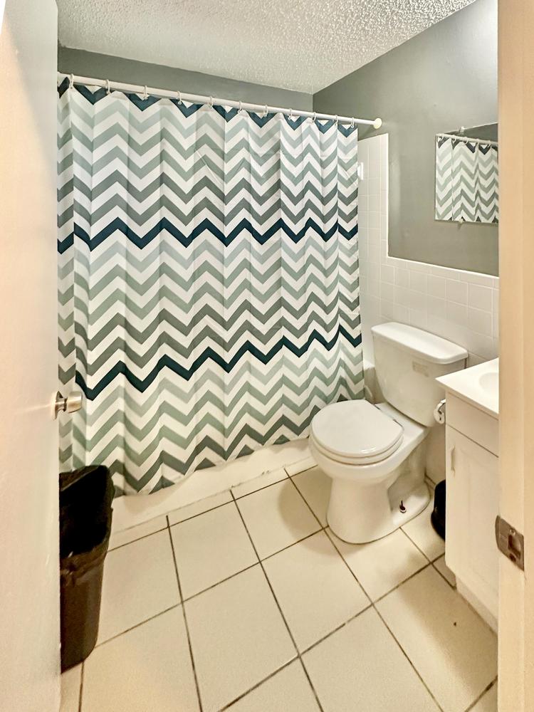 Bathroom(s)
