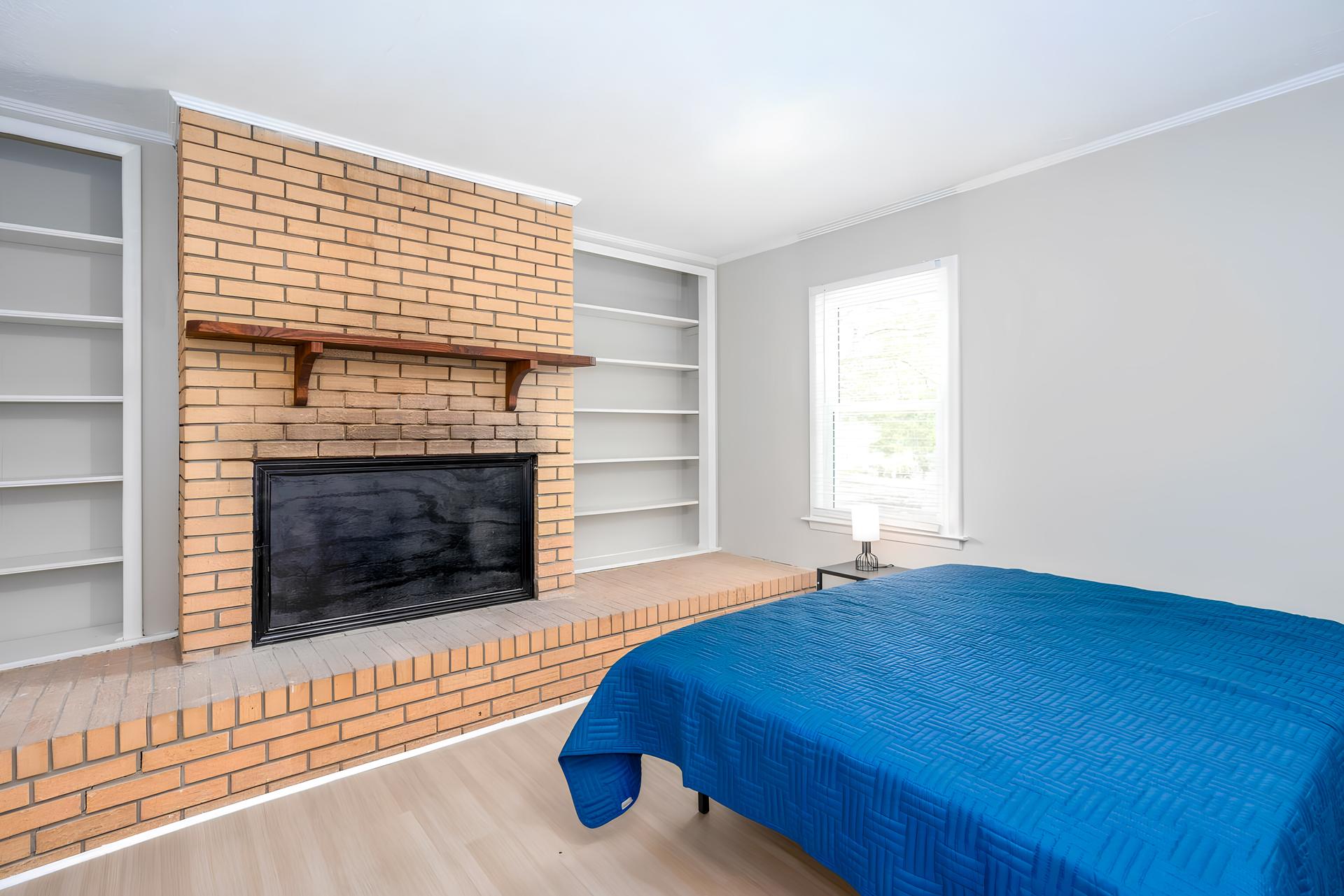bedroom, detected:bed, window blind