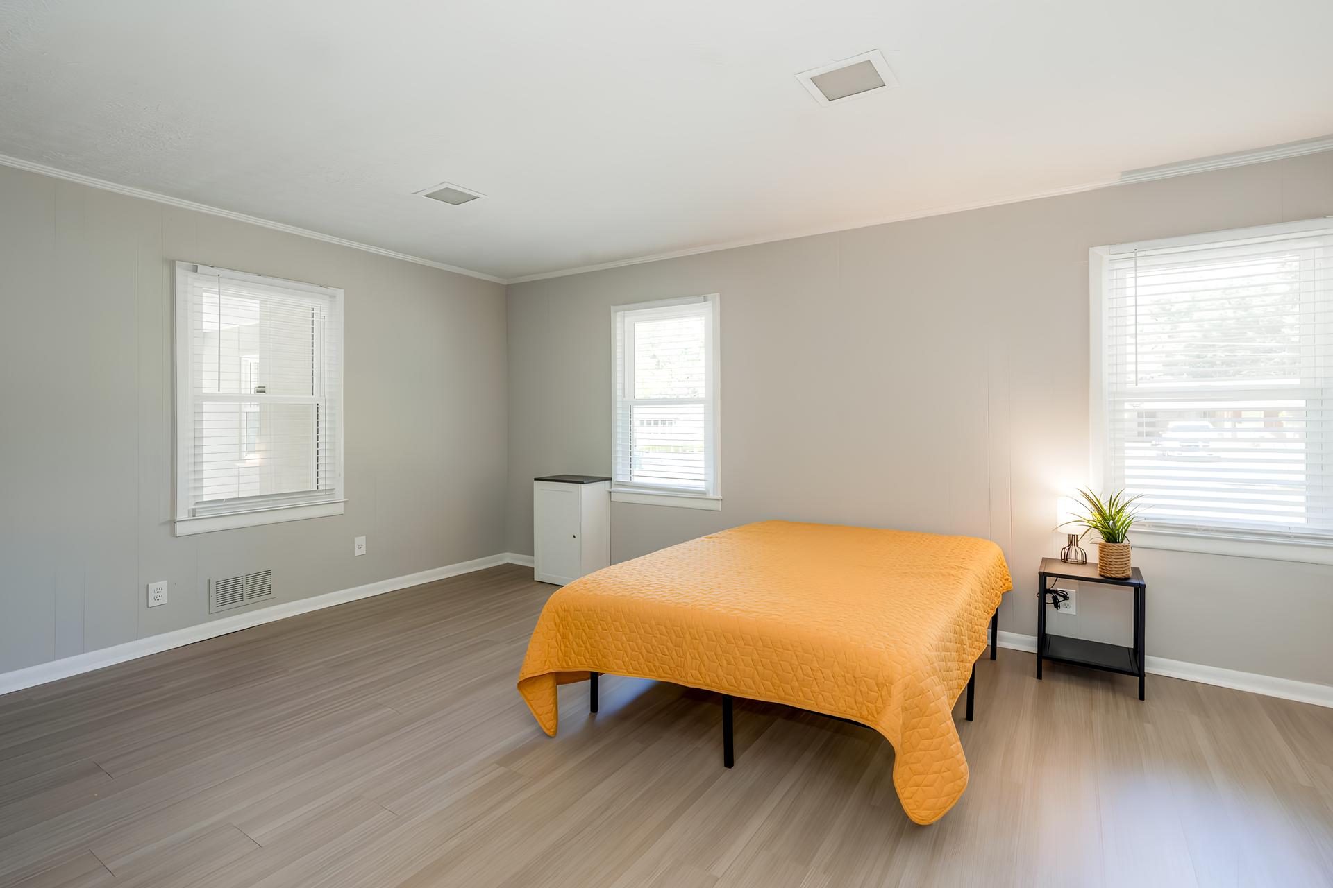 bedroom, detected:window blind, bed