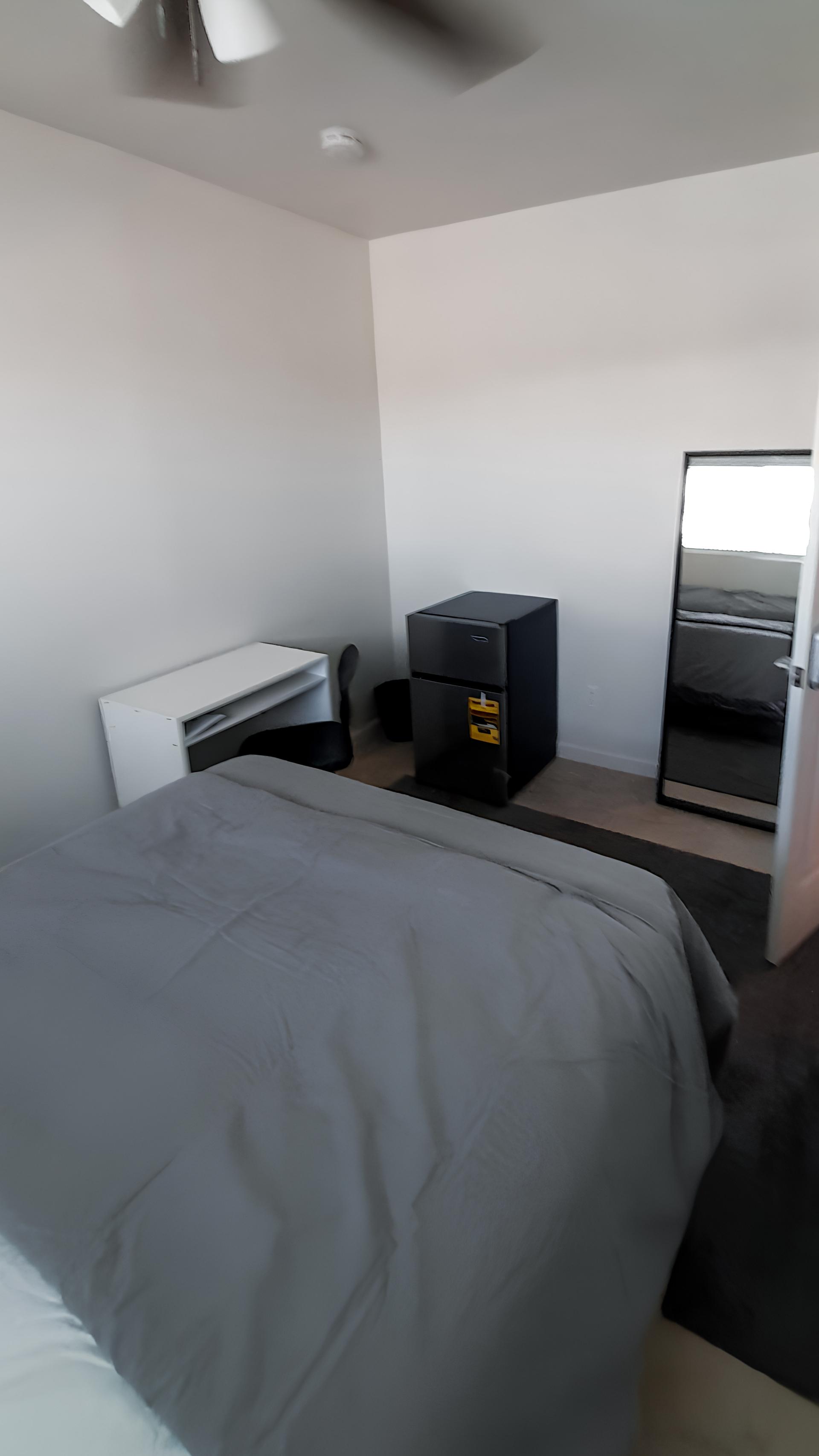 bedroom, detected:bed, carpet