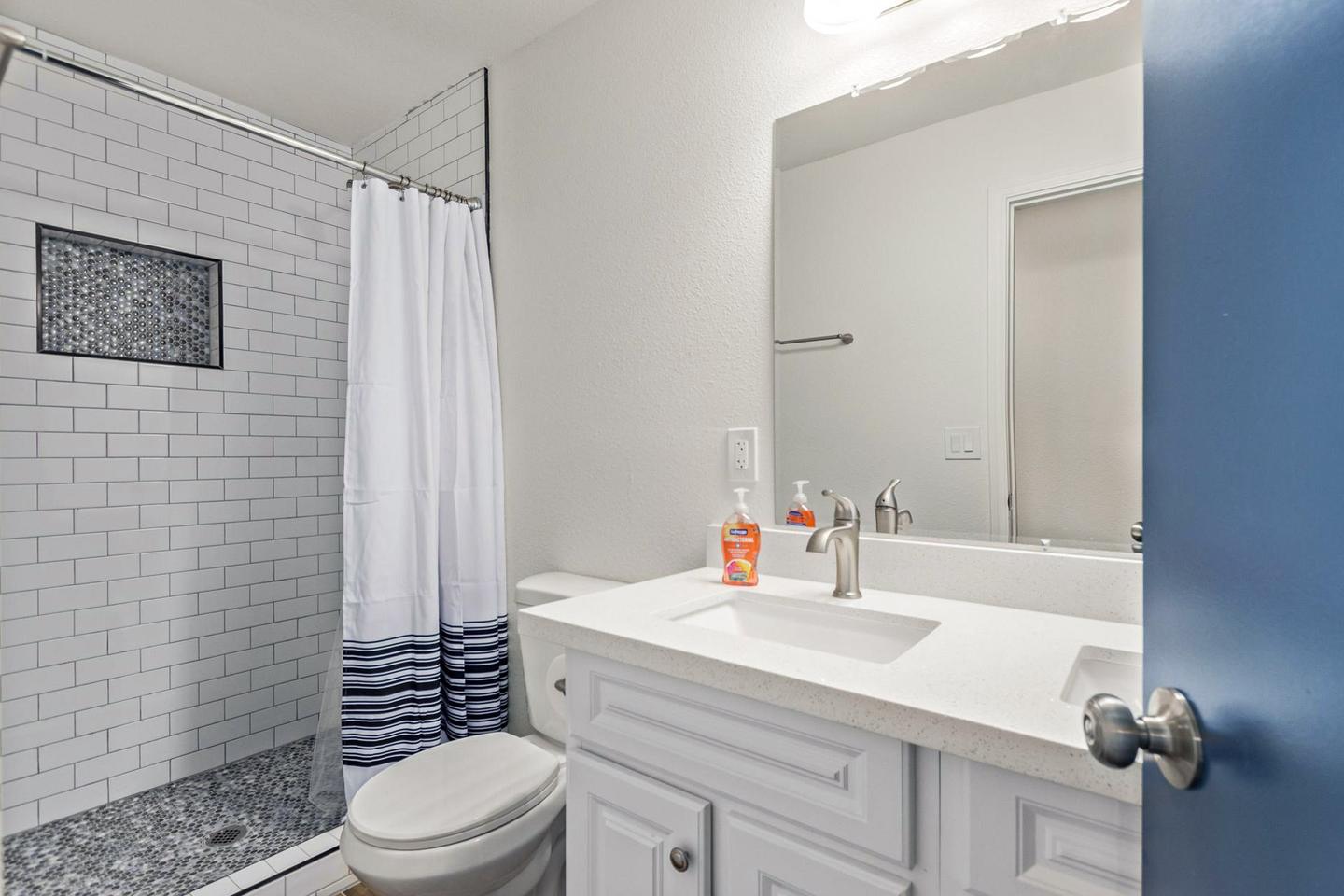 Bathroom(s)