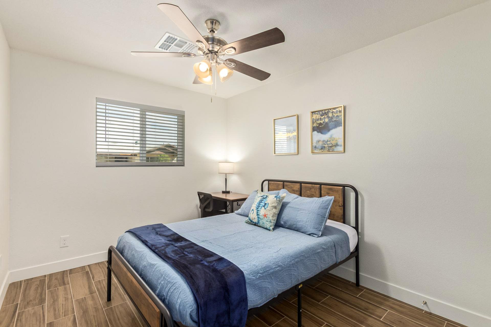 bedroom, detected:ceiling fan, window blind, bed