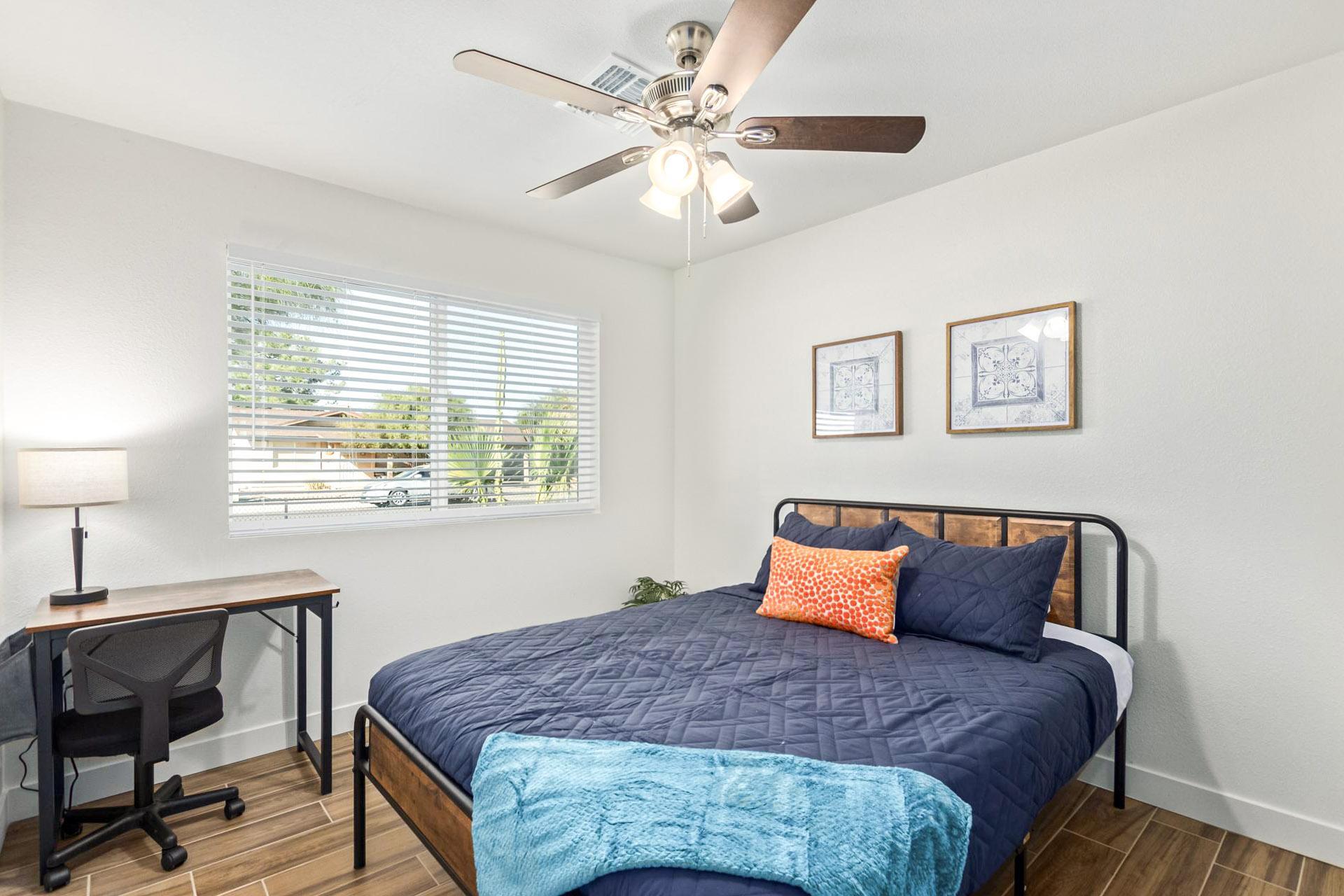 bedroom, detected:ceiling fan, window blind, bed