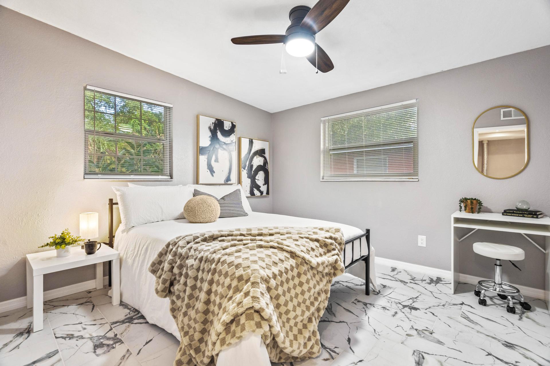 bedroom, detected:ceiling fan, window blind, bed