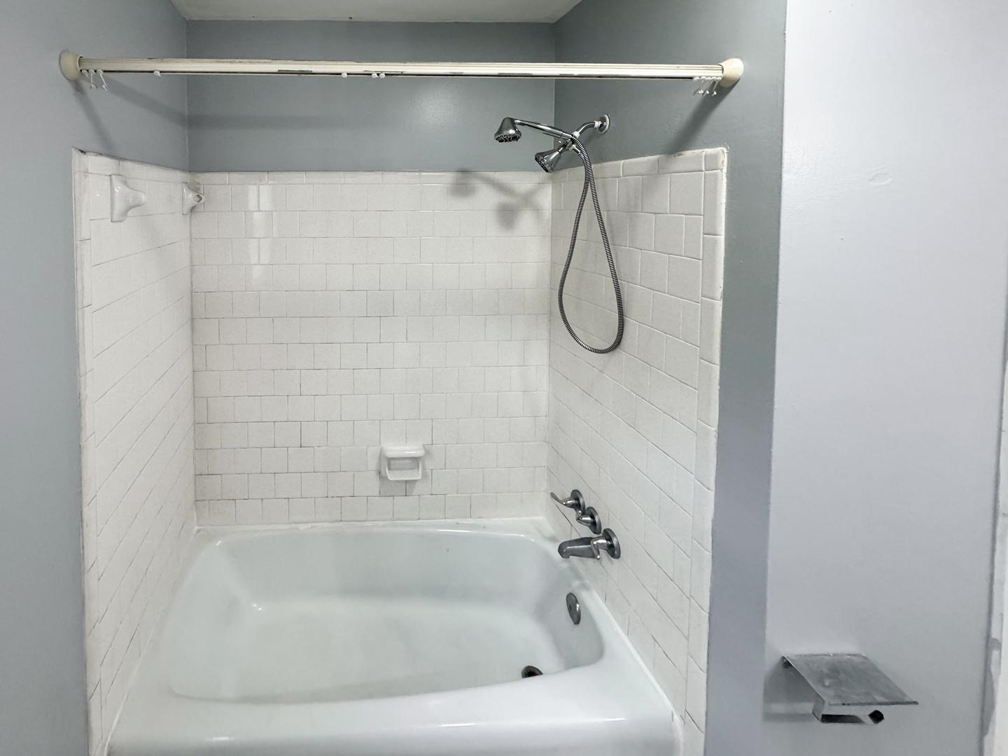 Bathroom(s)
