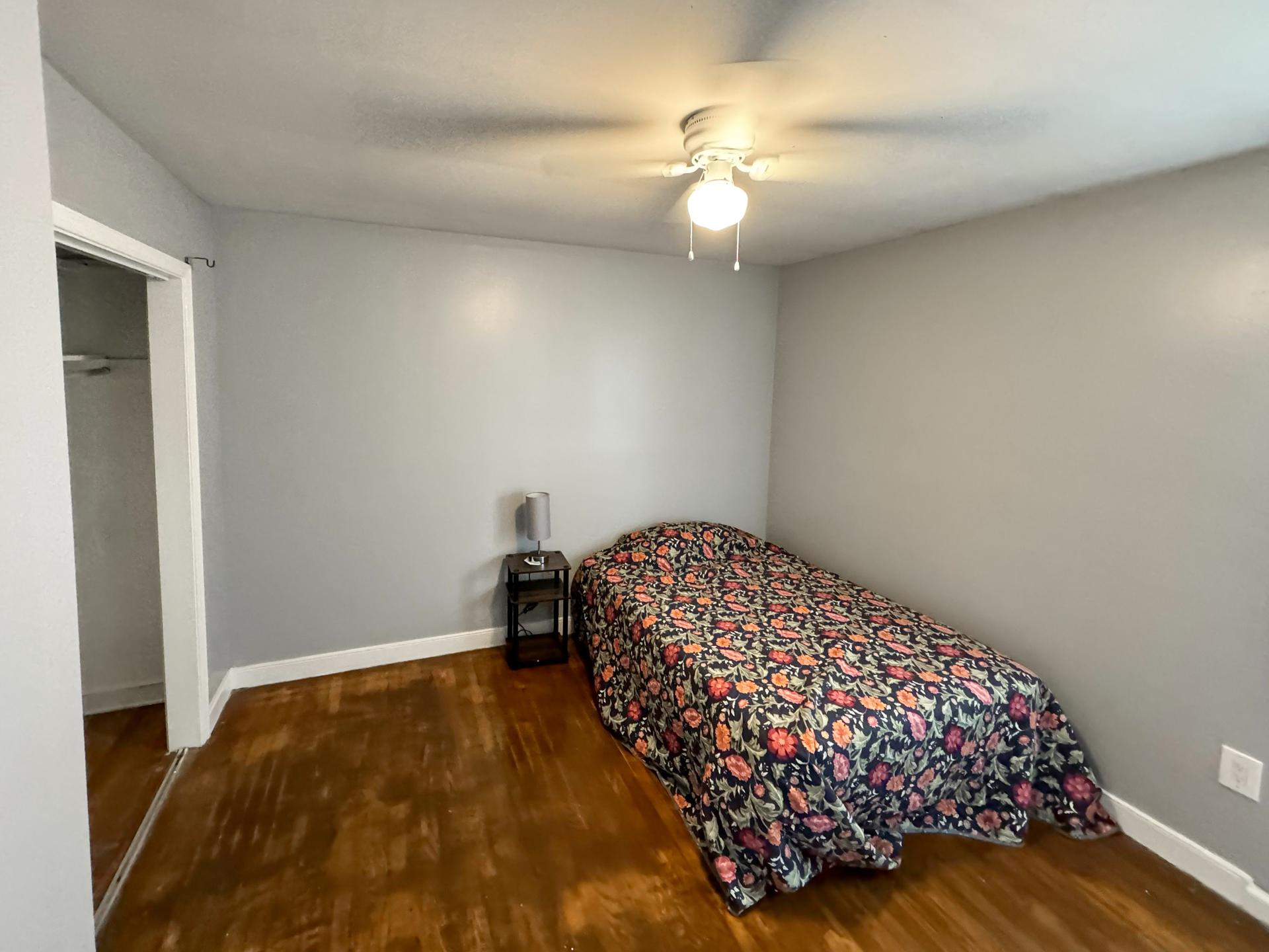 bedroom, detected:ceiling fan, bed