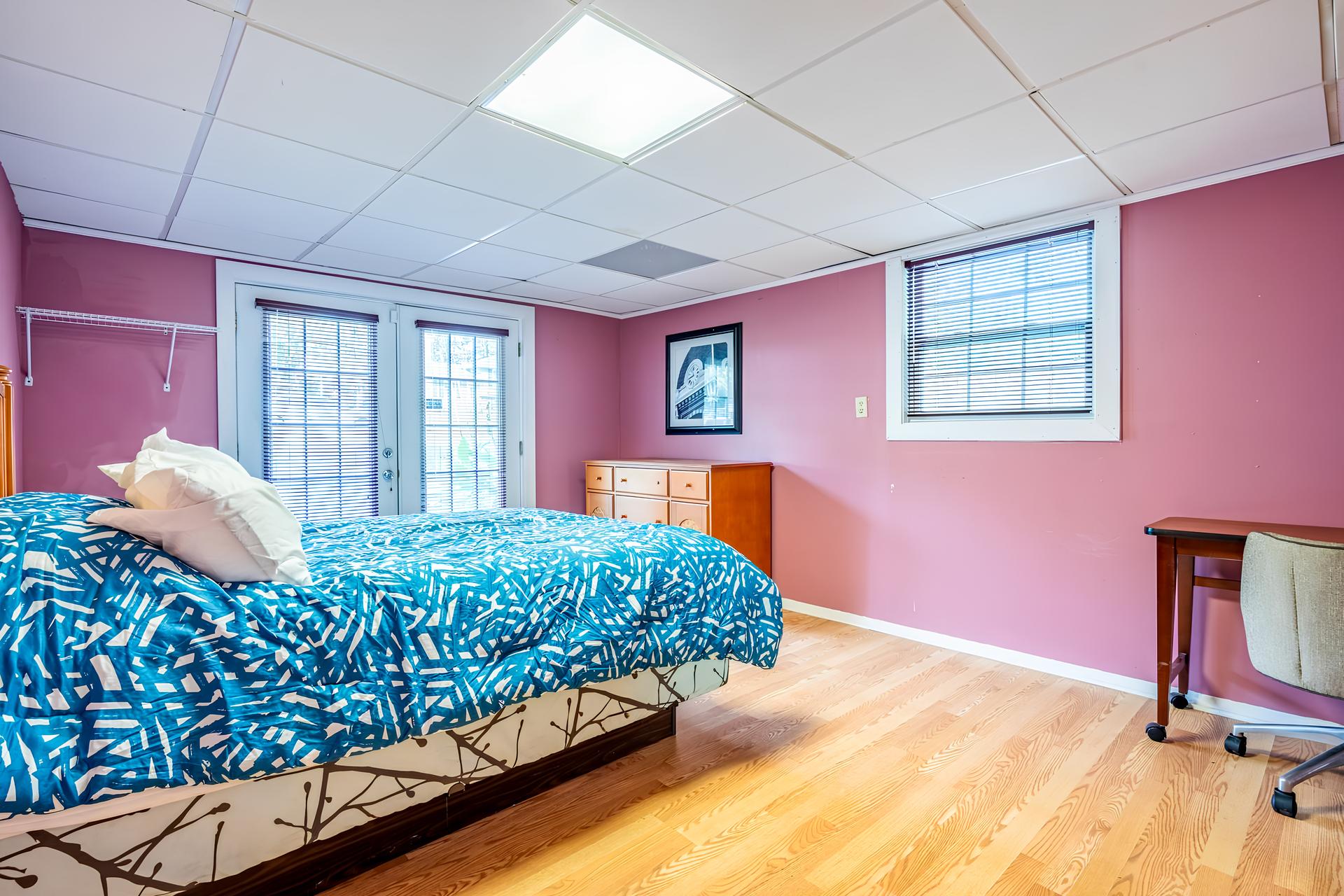 bedroom, detected:bed, window blind