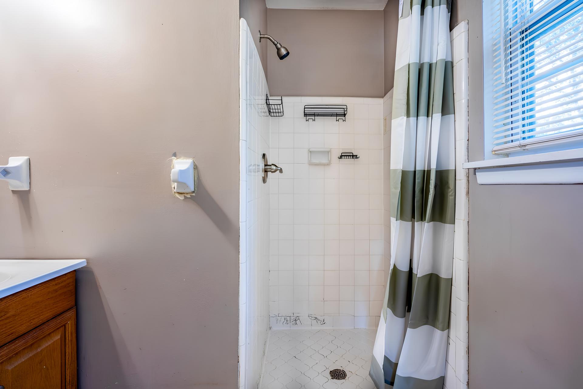 bathroom, detected:shower, window blind