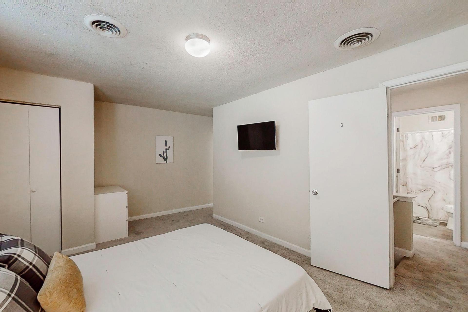 bedroom, detected:bed