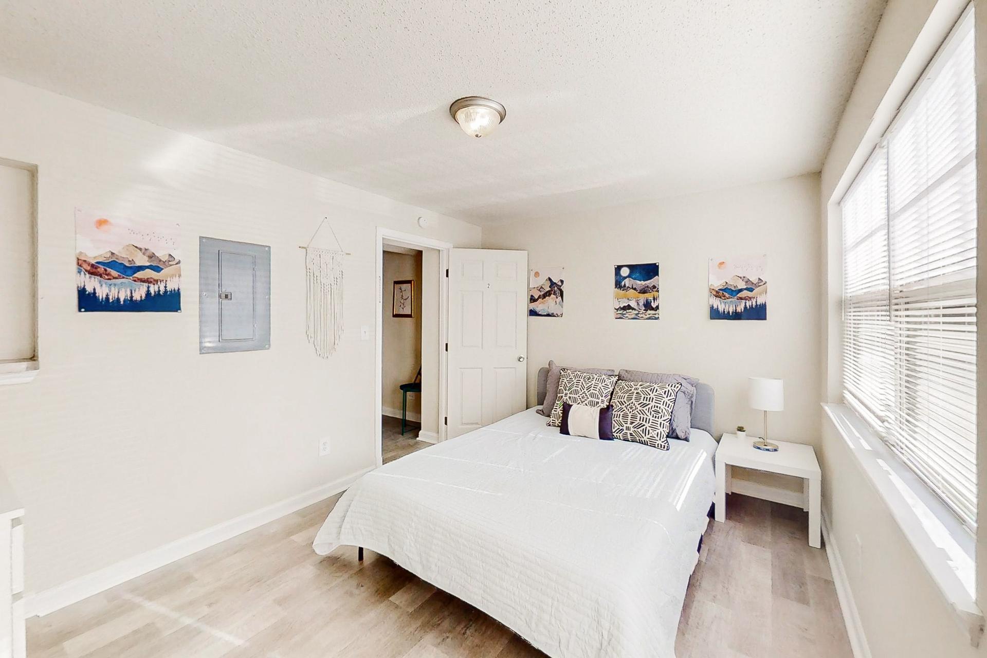 bedroom, detected:bed, window blind