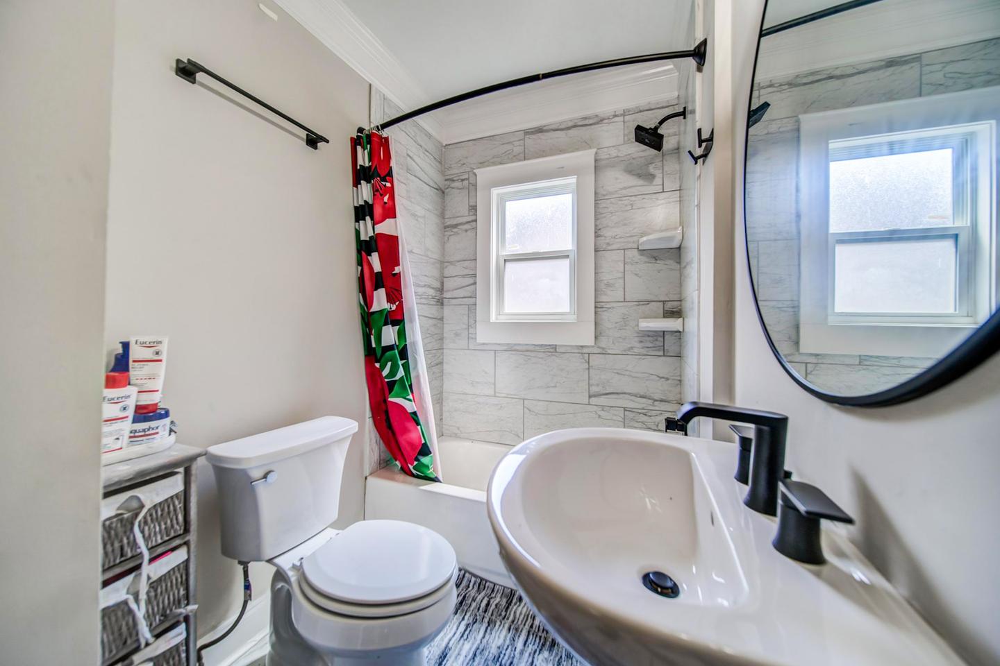 Bathroom(s)