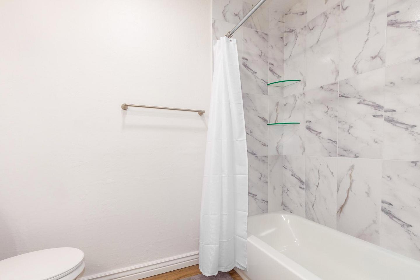 Bathroom(s)
