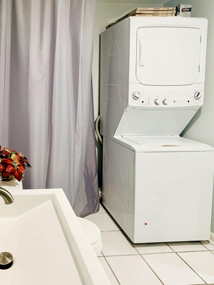 Bathroom(s)