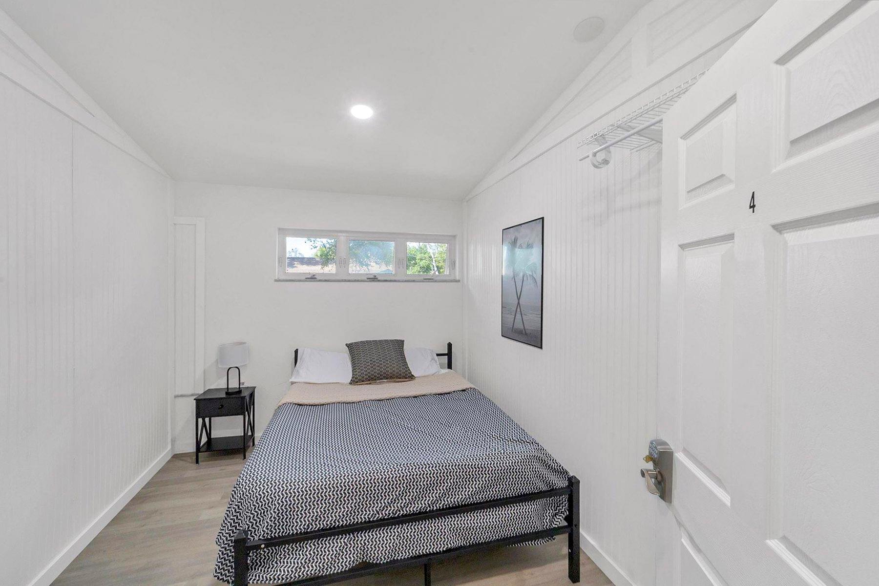 bedroom, detected:bed