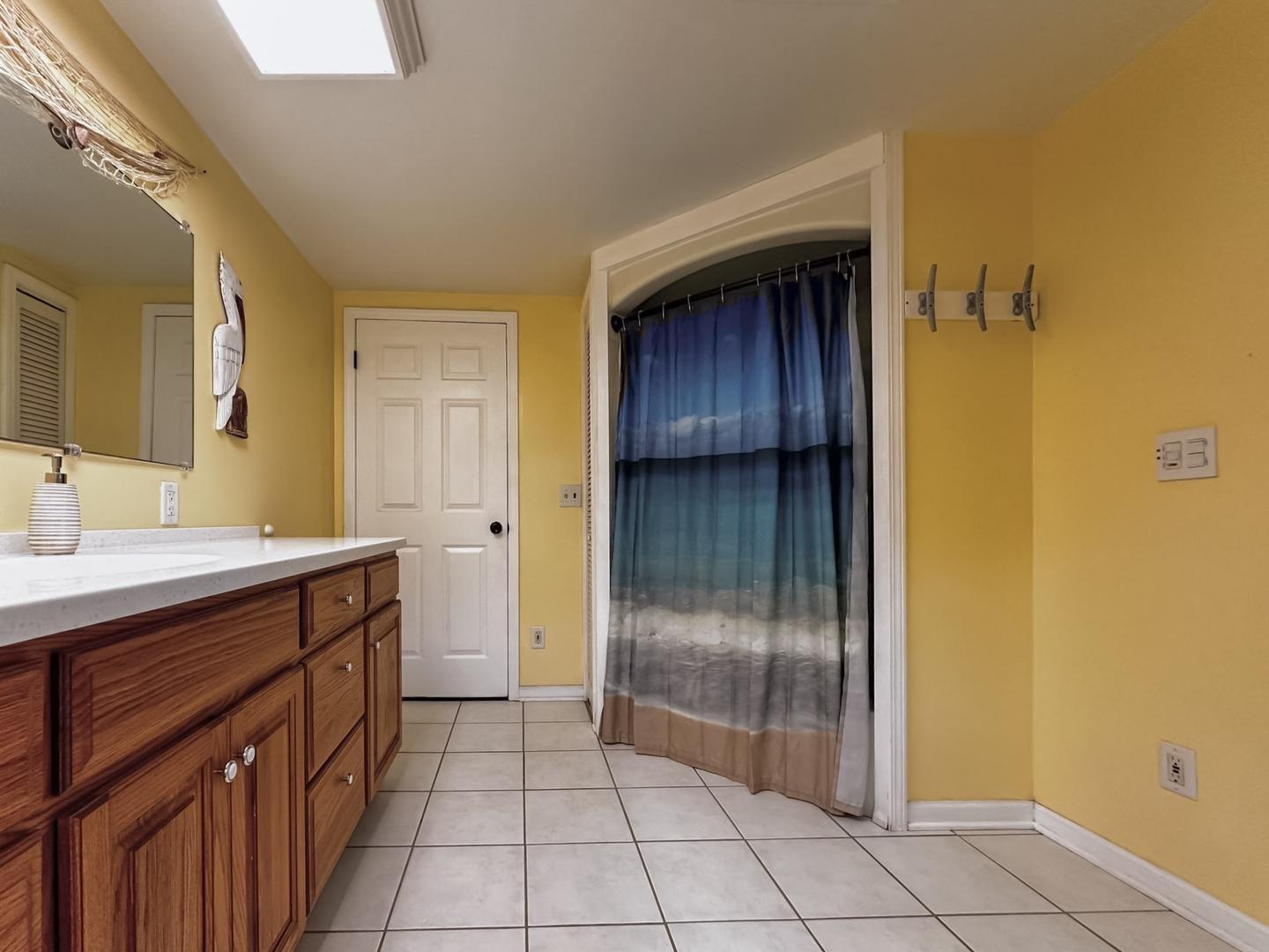 Bathroom(s)
