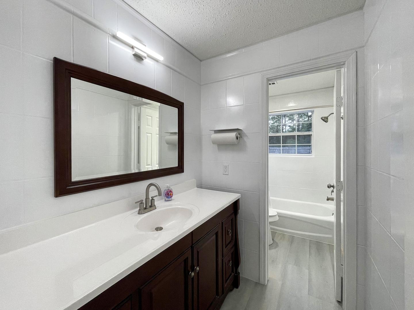 Bathroom(s)